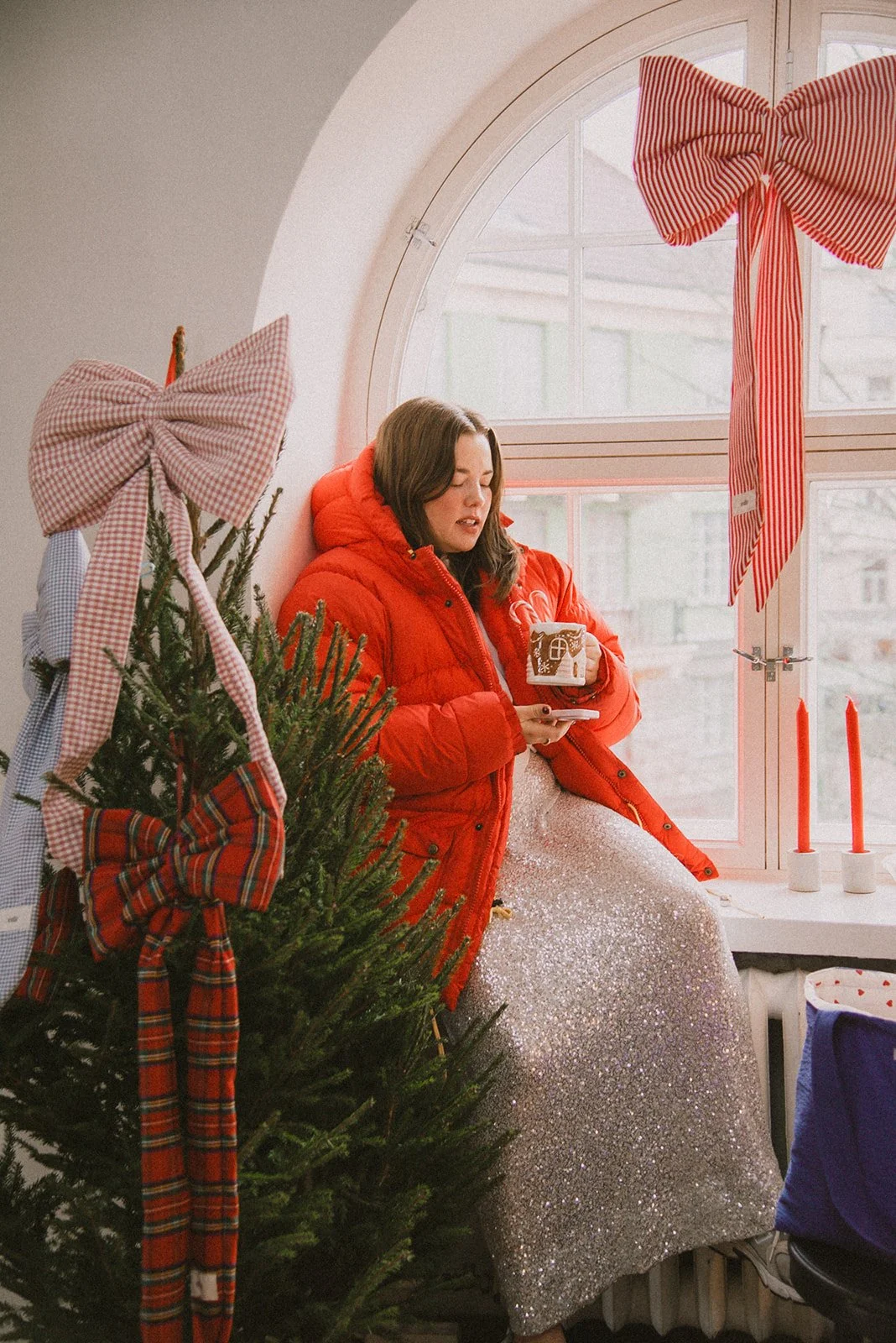 Jouluinen henkilökuva Edlan yrittäjästä. Kuvannut yrityskuvaaja Heidi Väisänen.