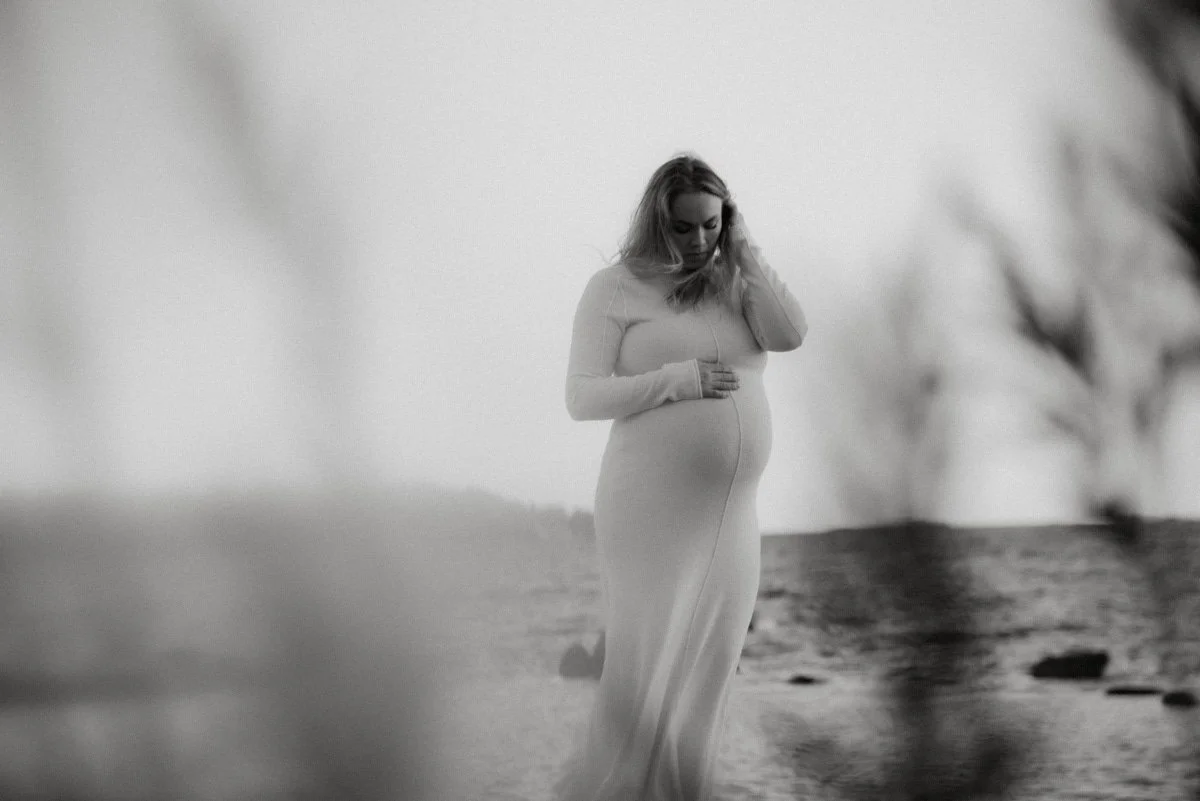 Heidi Väisäsen toteuttama odotuskuvaus luonnossa.