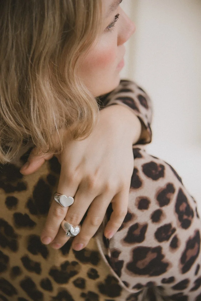 Brändikuvaus studiossa Keravalla.