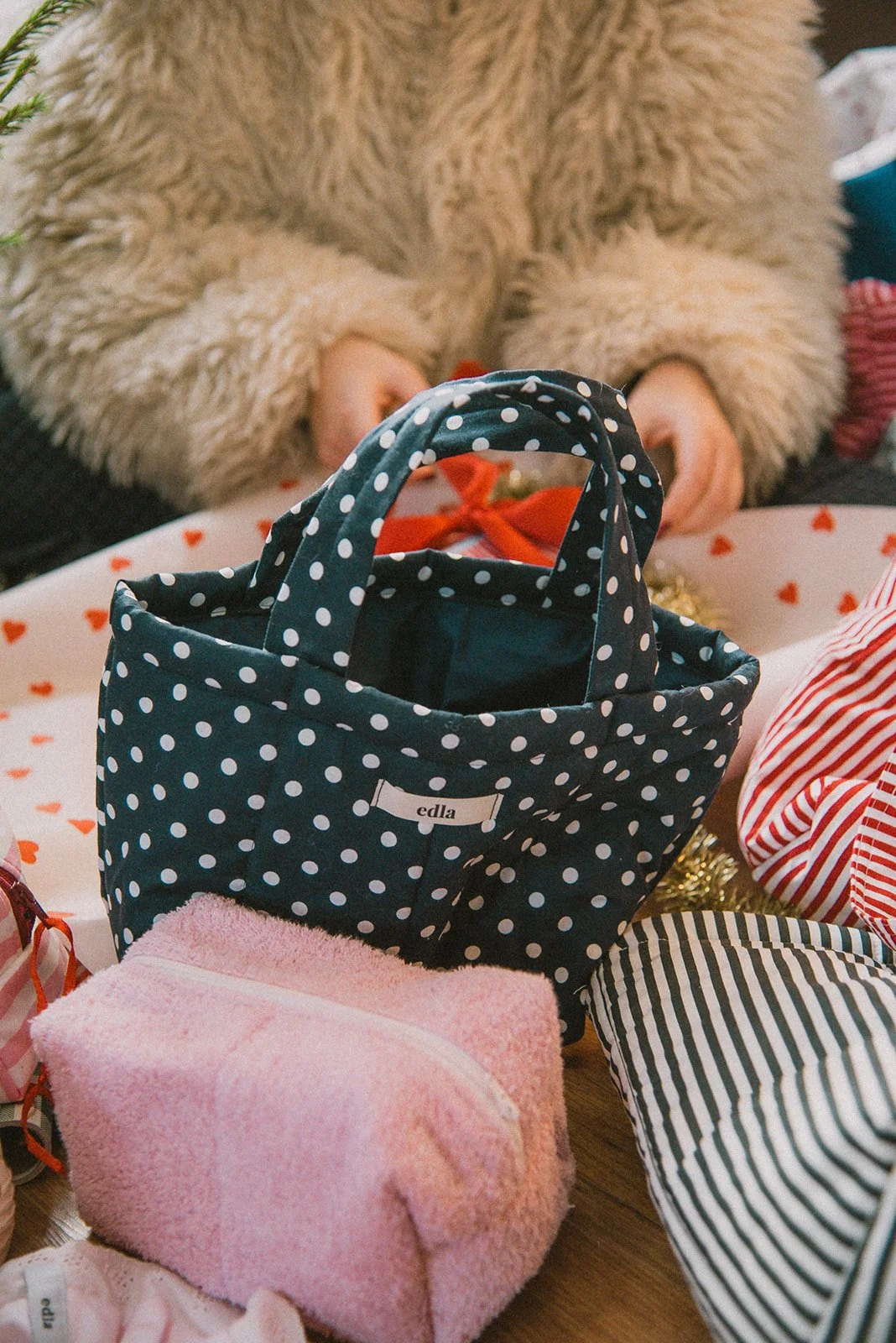 Edlan kasseja ja pussukoita. Kuvannut tuotekuvaaja Heidi Väisänen.