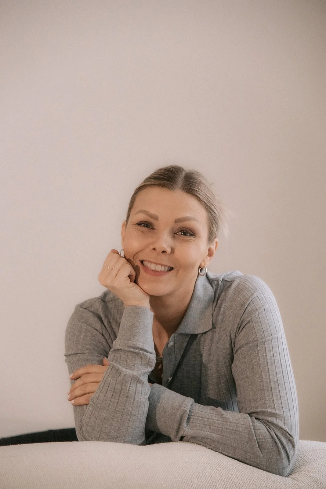 Henkilökuva Heartiven yrittäjästä. Kuvannut yrityskuvaaja Heidi Väisänen.