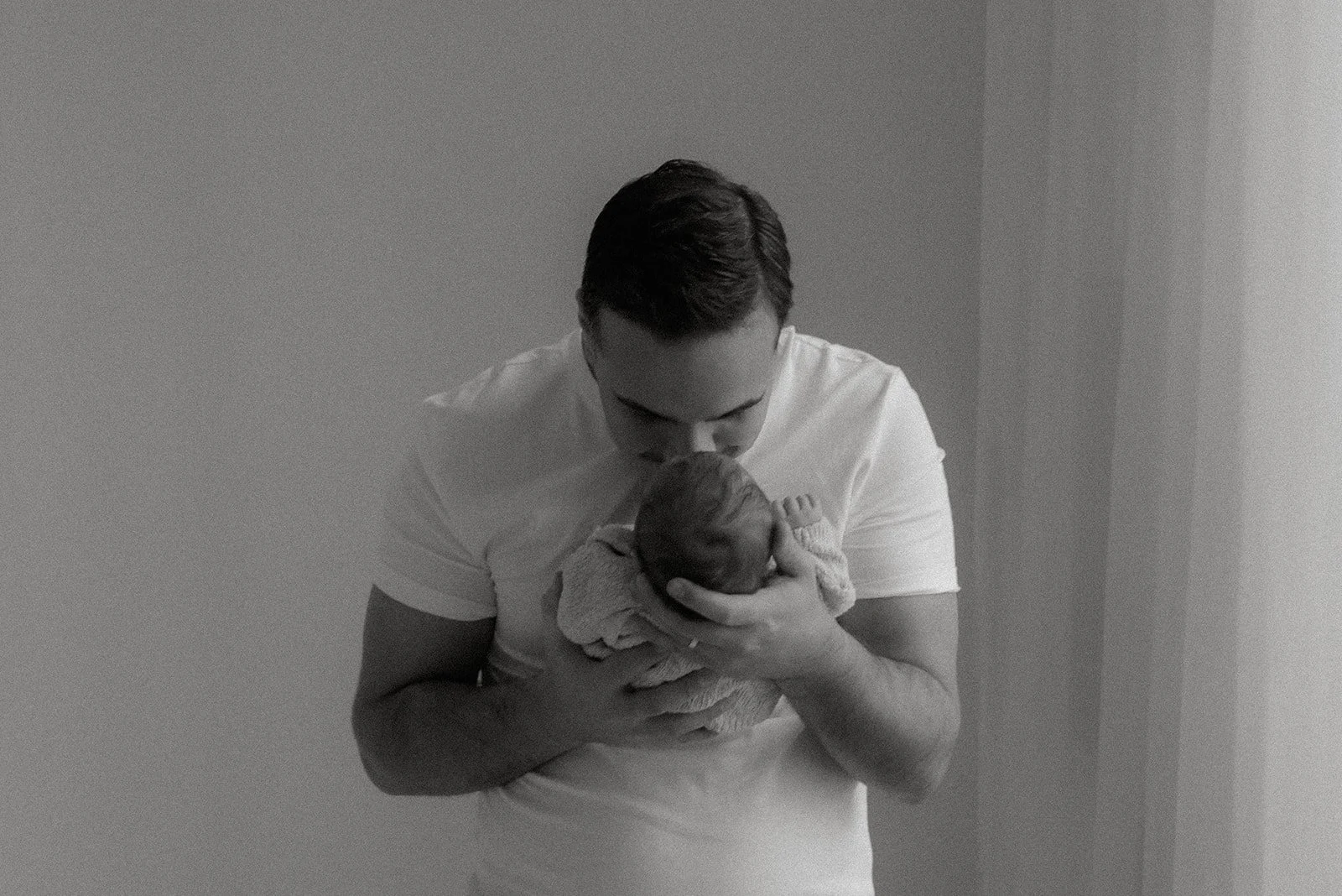 Vastasyntyneen kuvaus studiolla.