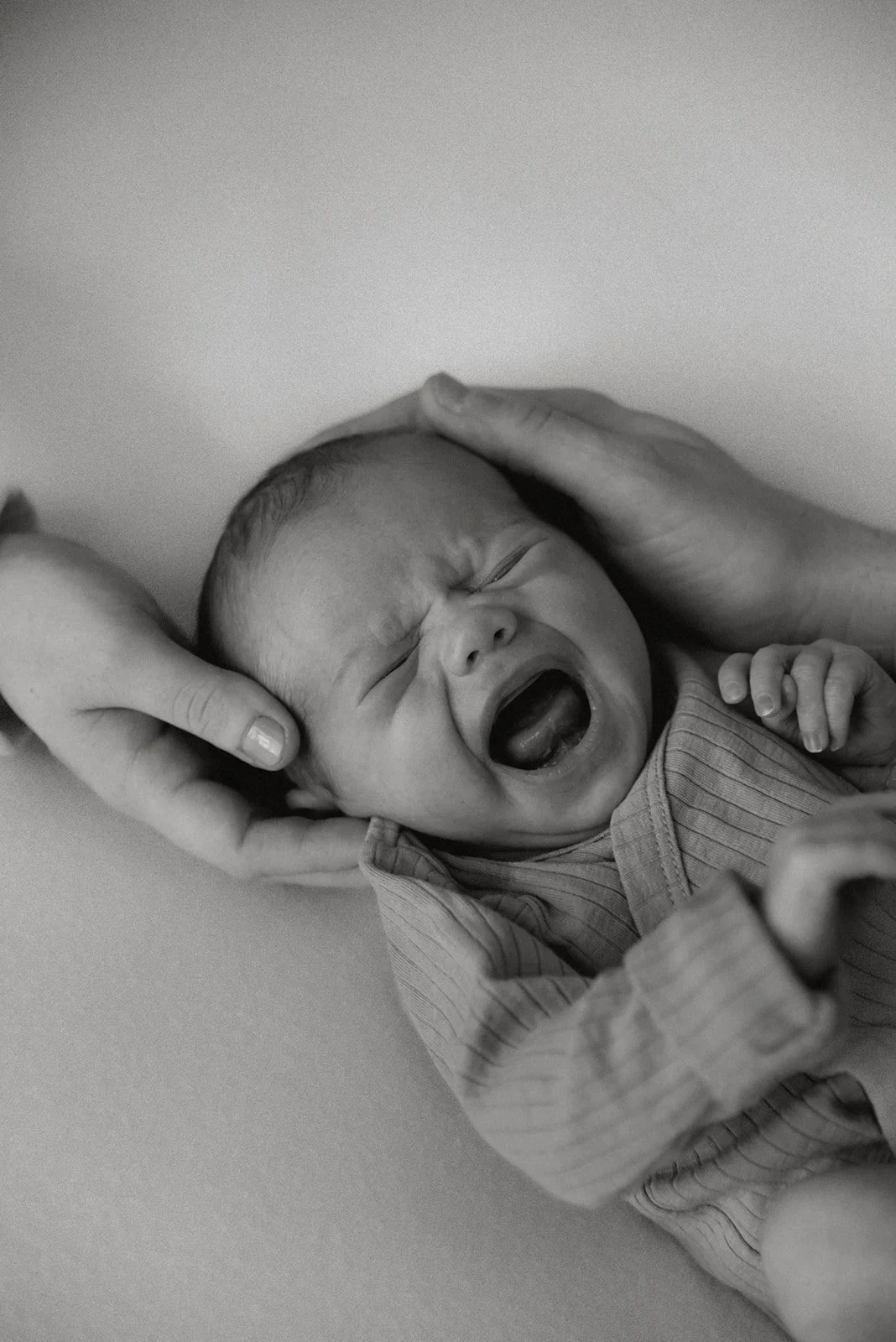 Vastasyntyneen kuvaus, itkevä vauva