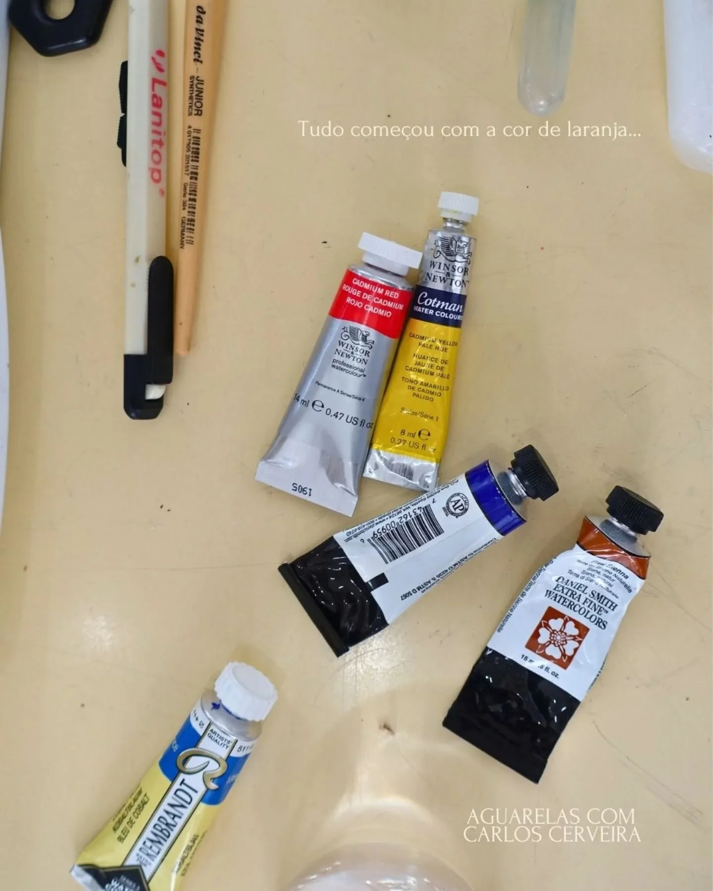 🎨 Quando &eacute; que come&ccedil;ou o teu amor pela arte ou o feito-&agrave;-m&atilde;o? 

H&aacute; hist&oacute;rias que come&ccedil;am com um detalhe. A do Carlos Cerveira come&ccedil;ou com a cor-de-laranja e o resto &eacute; hist&oacute;ria.

H