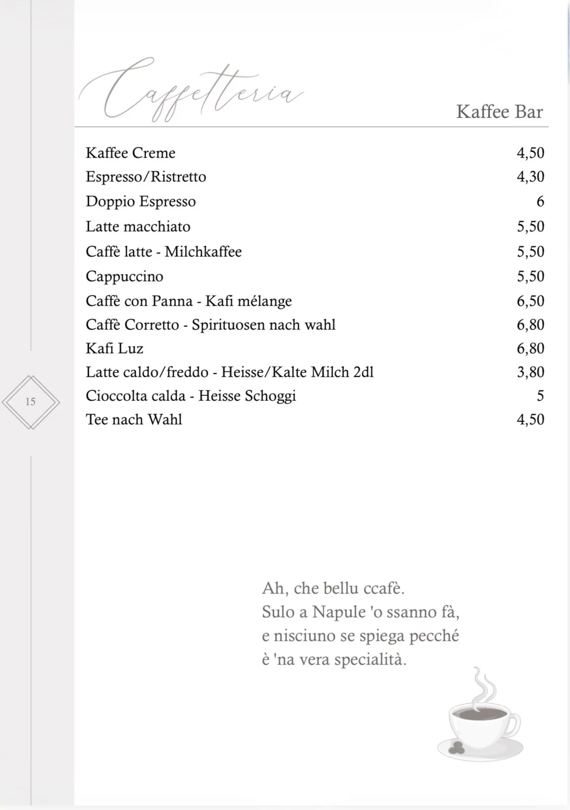 Menu di una caffetteria con varie bevande a base di caffè e tè, e un disegno di una tazza di caffè in basso a destra.