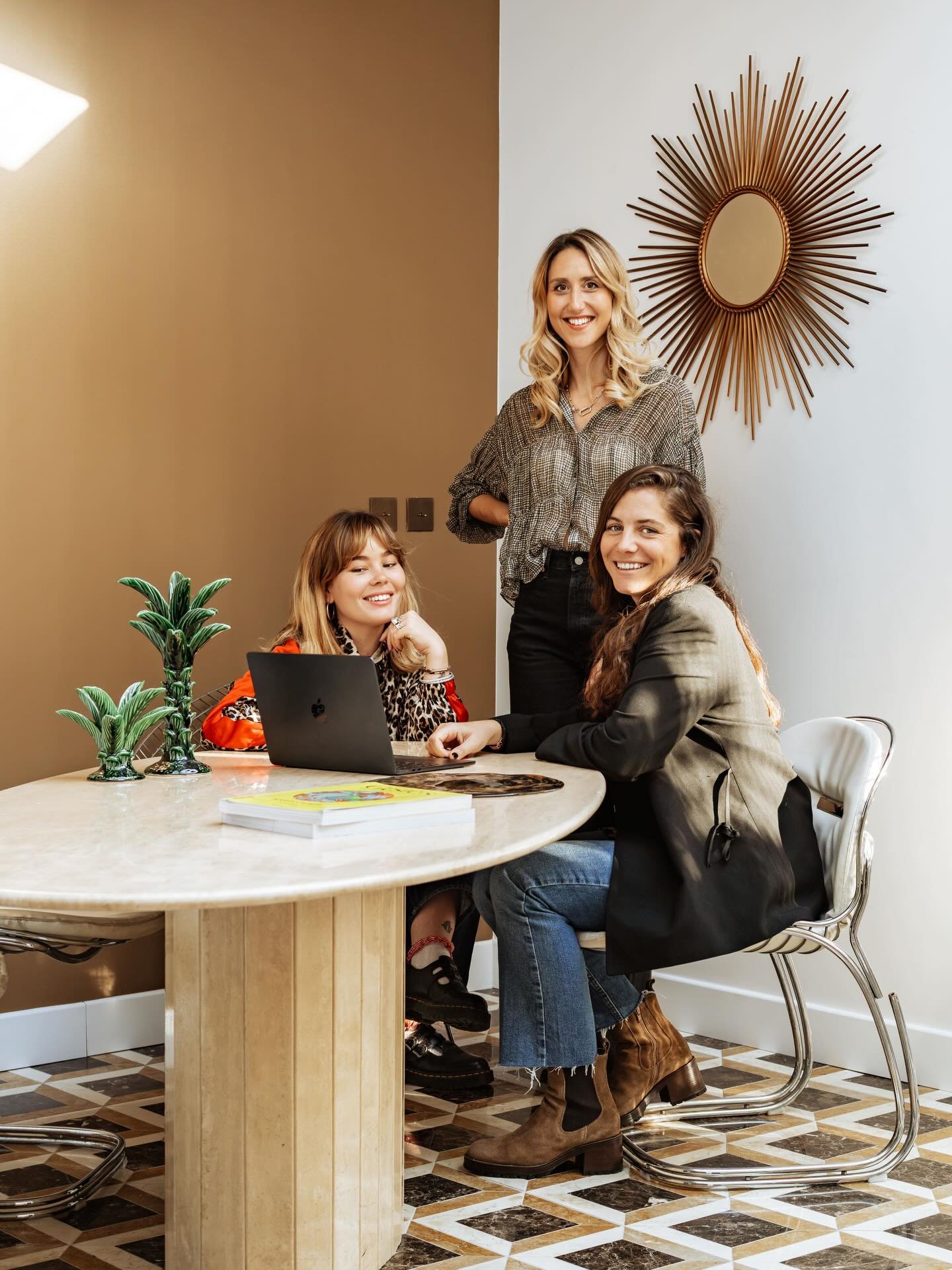 Makers &eacute;volue &mdash; et notre vision avec.
L&rsquo;occasion parfaite de nous (re)pr&eacute;senter.

Makers, c&rsquo;est une agence de communication cr&eacute;ative qui accompagne les marques et les ind&eacute;pendants dans leur d&eacute;velop