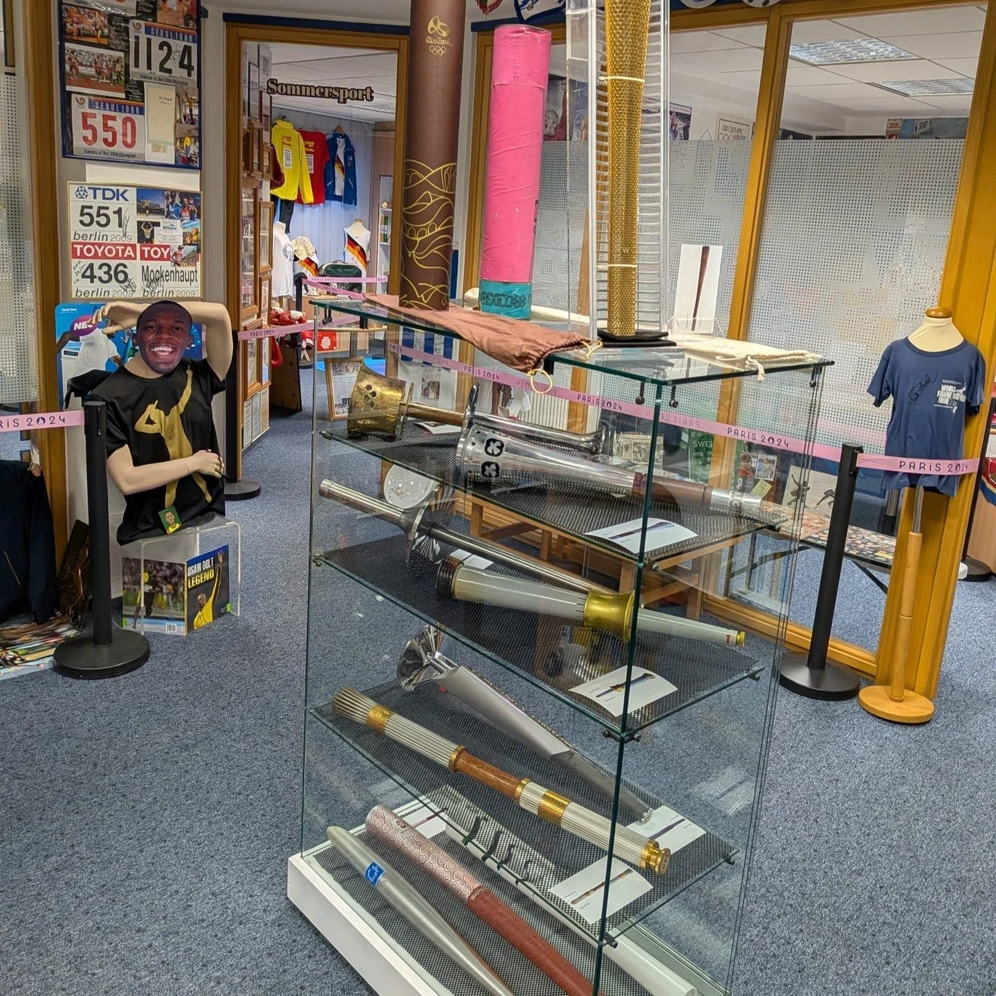 Oster-Countdown im #SPORTLER-Museum @delmenhorst_de : Wir sind Feuer und Flamme f&uuml;r @olympics . Deshalb gibt es bei uns ganz viele olympische Fackeln zu sehen, u. a. auch von M&uuml;nchen 1972, @london2012olympics , @olympic.rio.2016 . @olympiap