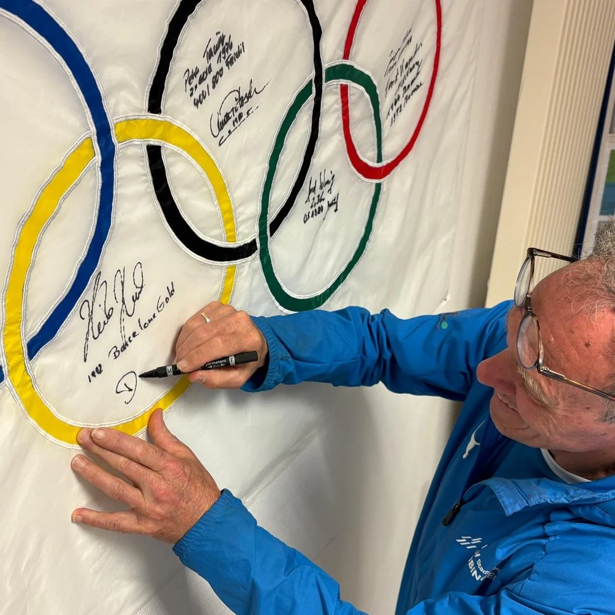 Hoher Besuch im #SPORTLER-Museum in @delmenhorst_de : Dieter #Baumann, Olympiasieger 1992 im 5000m-Lauf 🏃&zwj;♂️🏃&zwj;♂️🏃&zwj;♂️, war im Rahmen des inklusiven #Citylauf, den er als Schirmherr seit drei Jahren unterst&uuml;tzt 👏, in der Stadt - un