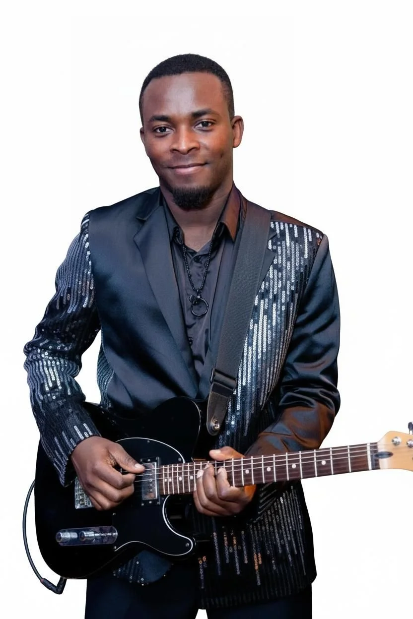 Reginald Duvillage playing live.