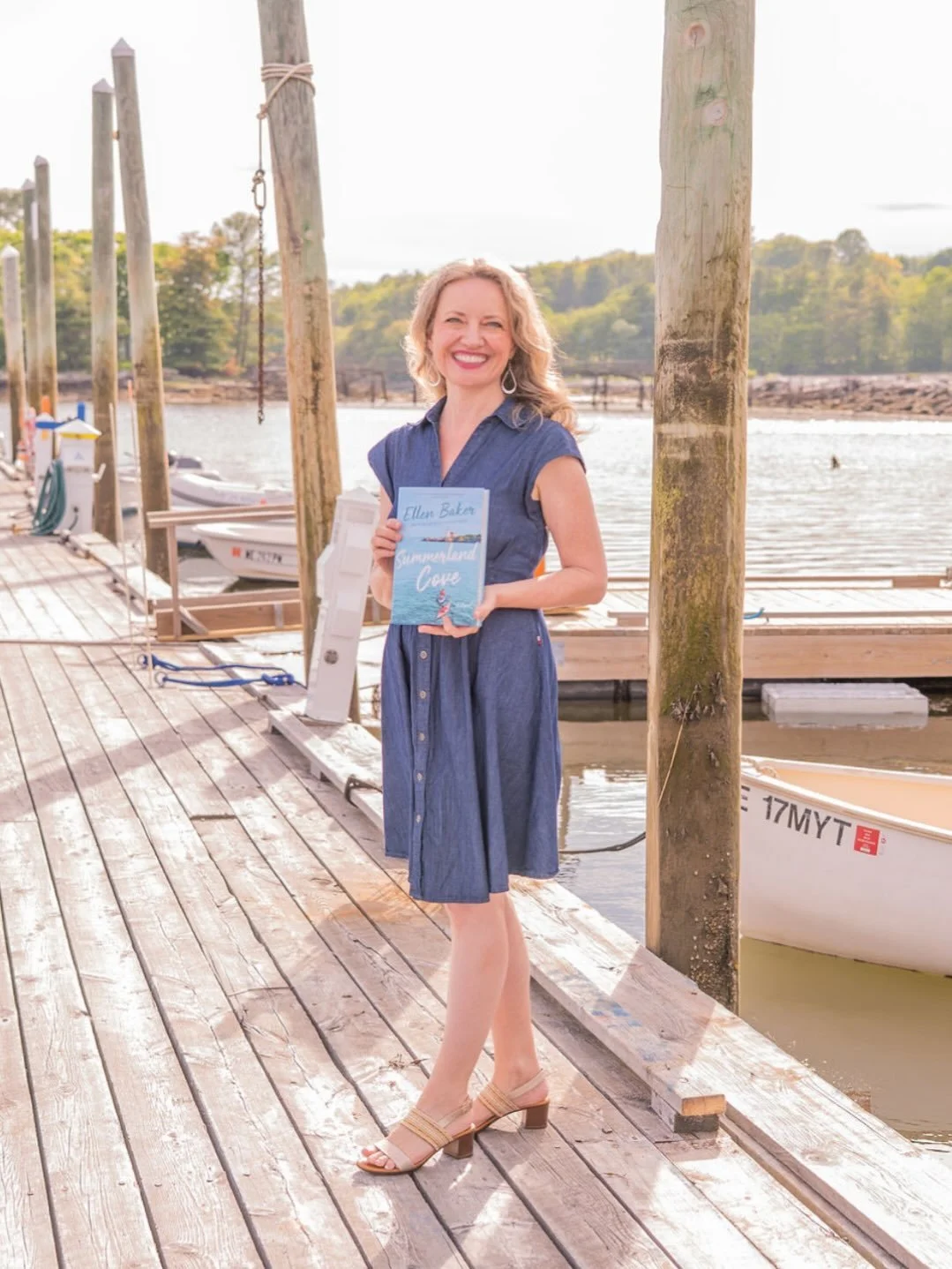 Hey readers, tomorrow, Saturday, June 6, I&rsquo;ll be signing my new novel SUMMERLAND COVE at @bnsouthportland from 1-3 pm. Hope to see you there! 📚💙🌊

SUMMERLAND COVE is an emotionally layered beach read set on the coast of Maine about family se