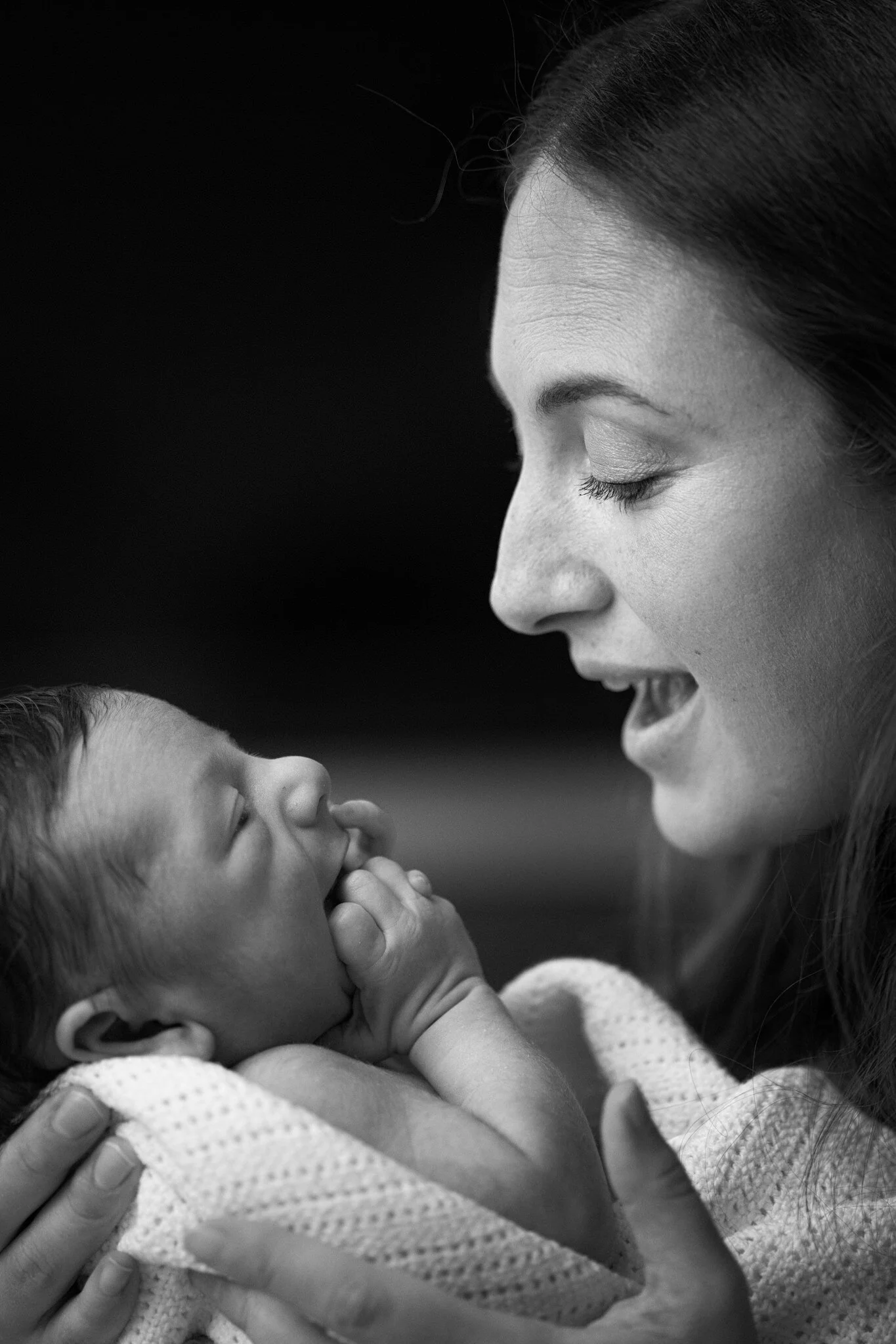 best Newborn baby photographer black and white