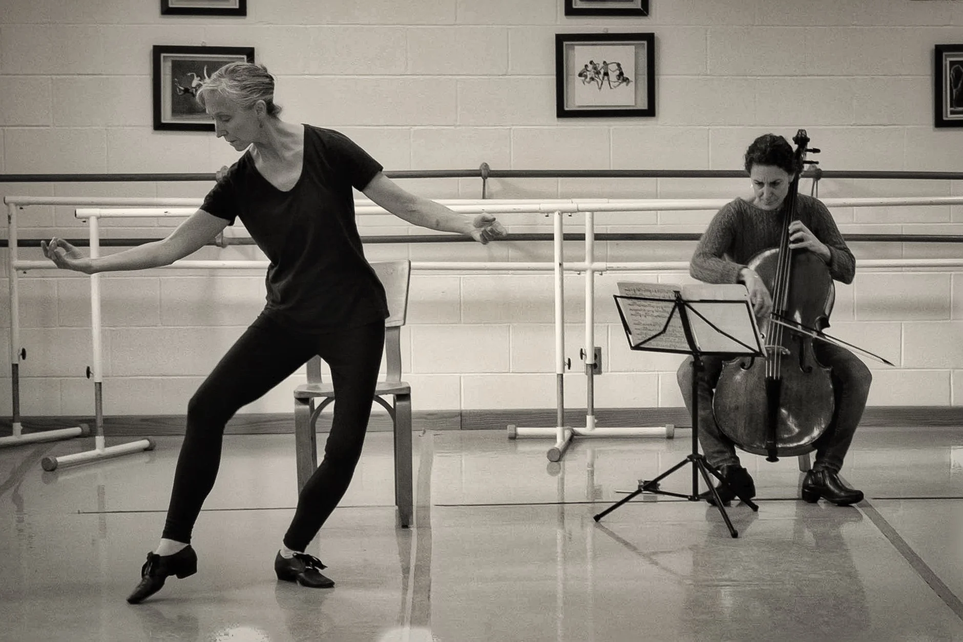 Paige:Stephaniebw1 copy.jpeg