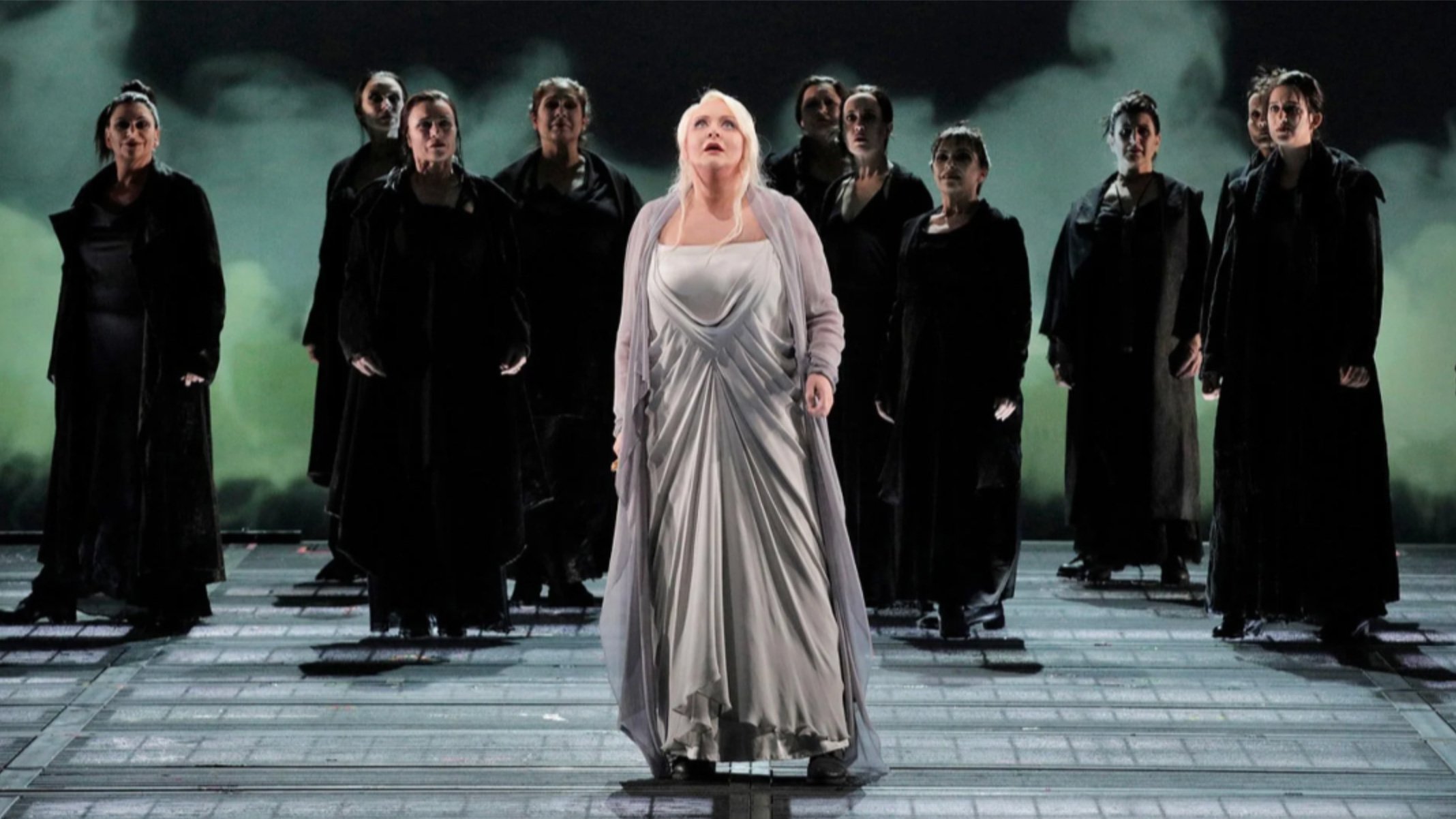 Oktober: Götterdämmerung