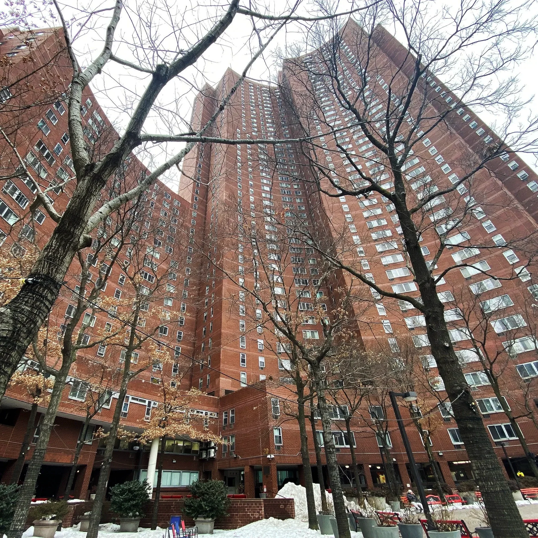 Neither Here Nor There: On Schwelle