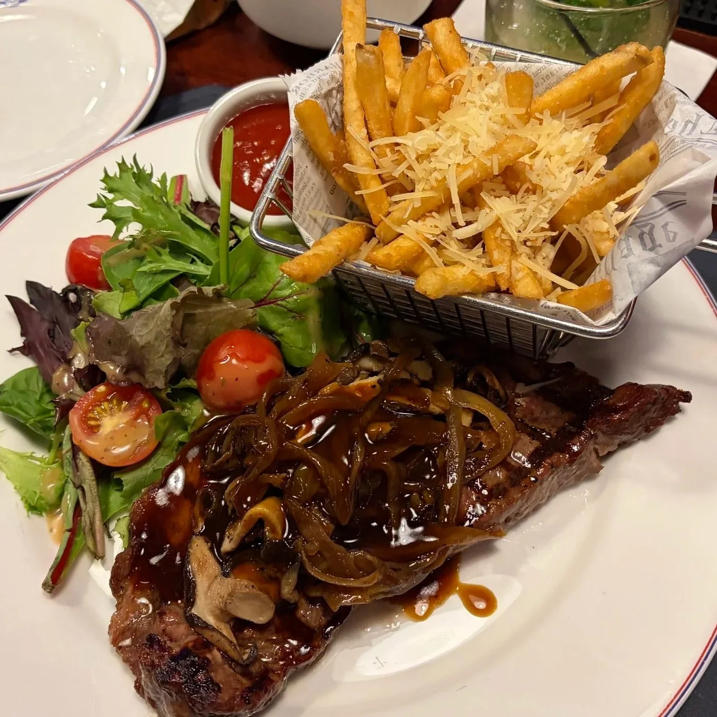Steak Frites &amp; Mint Juleps at The Penn Club