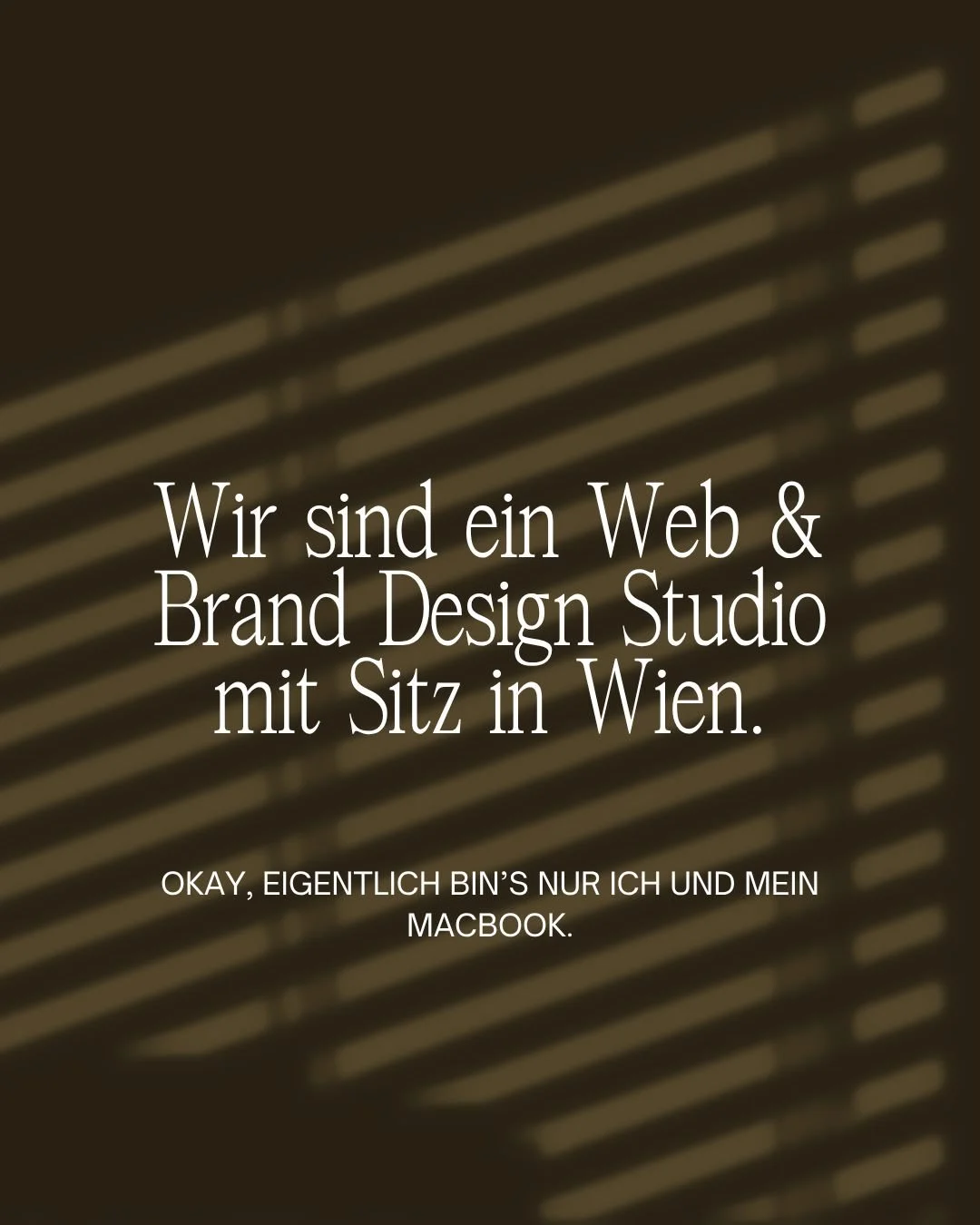 Ich bin Celina, ich bin ein Design Atelier, ich bin Bloom Studio. Ich bin ein Ein-Frau-Studio f&uuml;r Brand &amp; Web Design, das ich mit genauso viel Liebe zum Detail f&uuml;hre, wie ich es in die Projekte meiner Kund:innen stecke.

Ich, mein MacBo