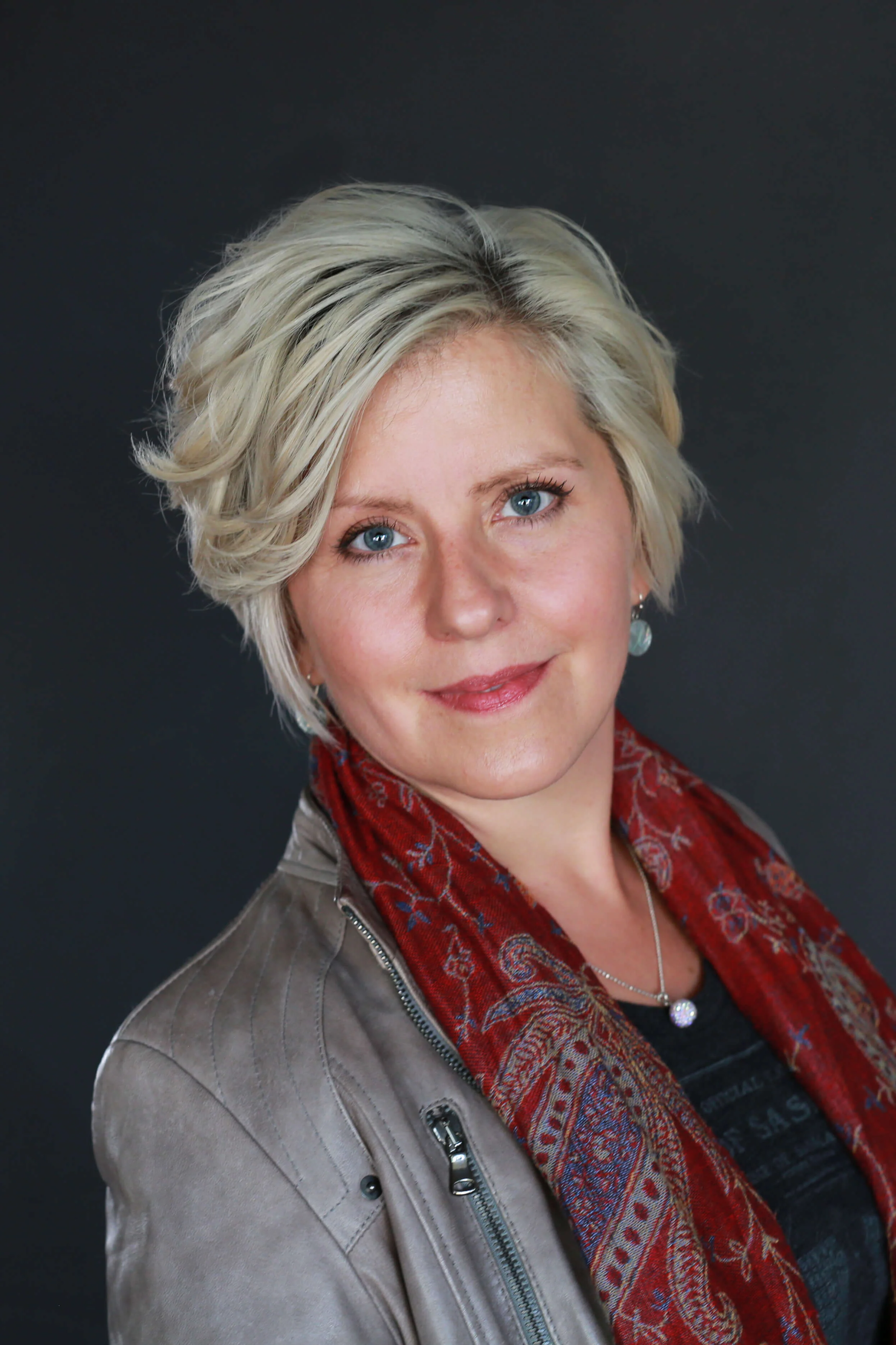 Cynthia Sotnikow, Author of Sparkle On! One Woman's Creative Way of Reclaiming her Wellness and Living Life