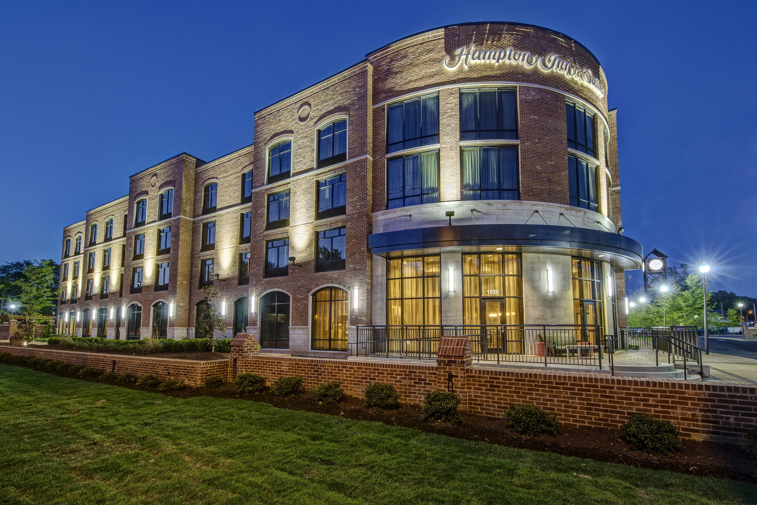 memge EXTERIOR_0523.jpg