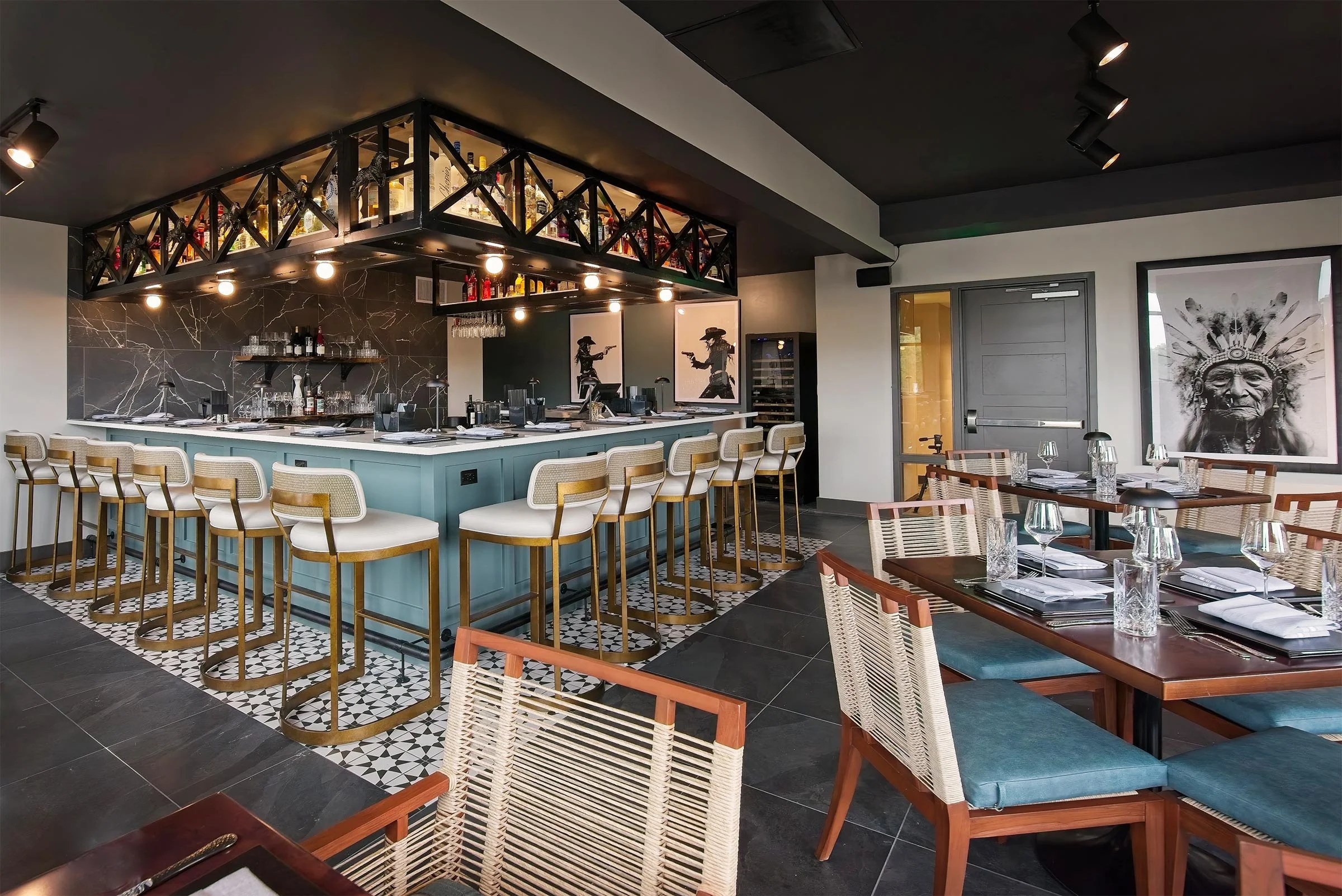 Overland-Bar5.jpg