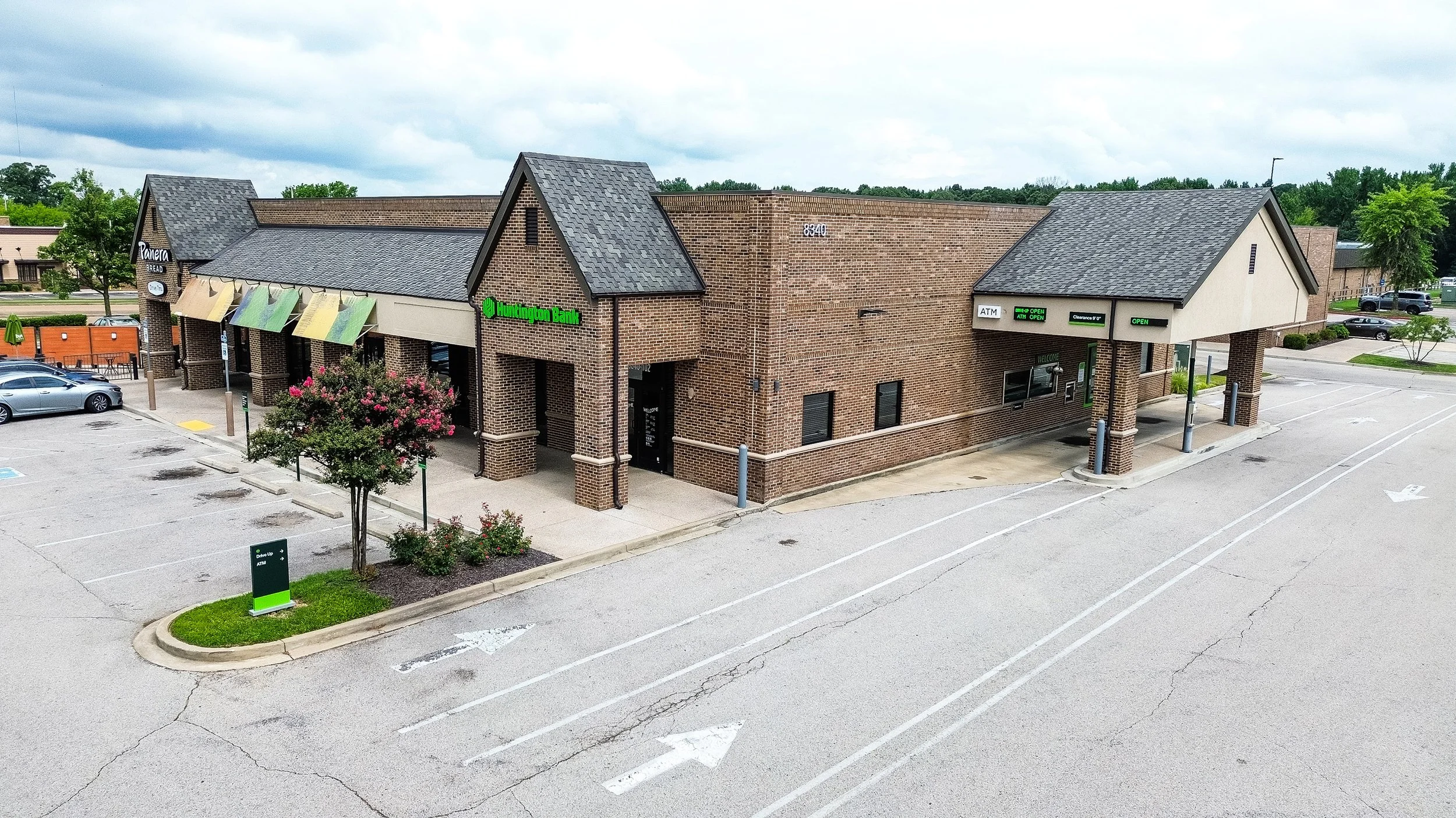 Kate-Hyde-Huntington-Bank.jpg