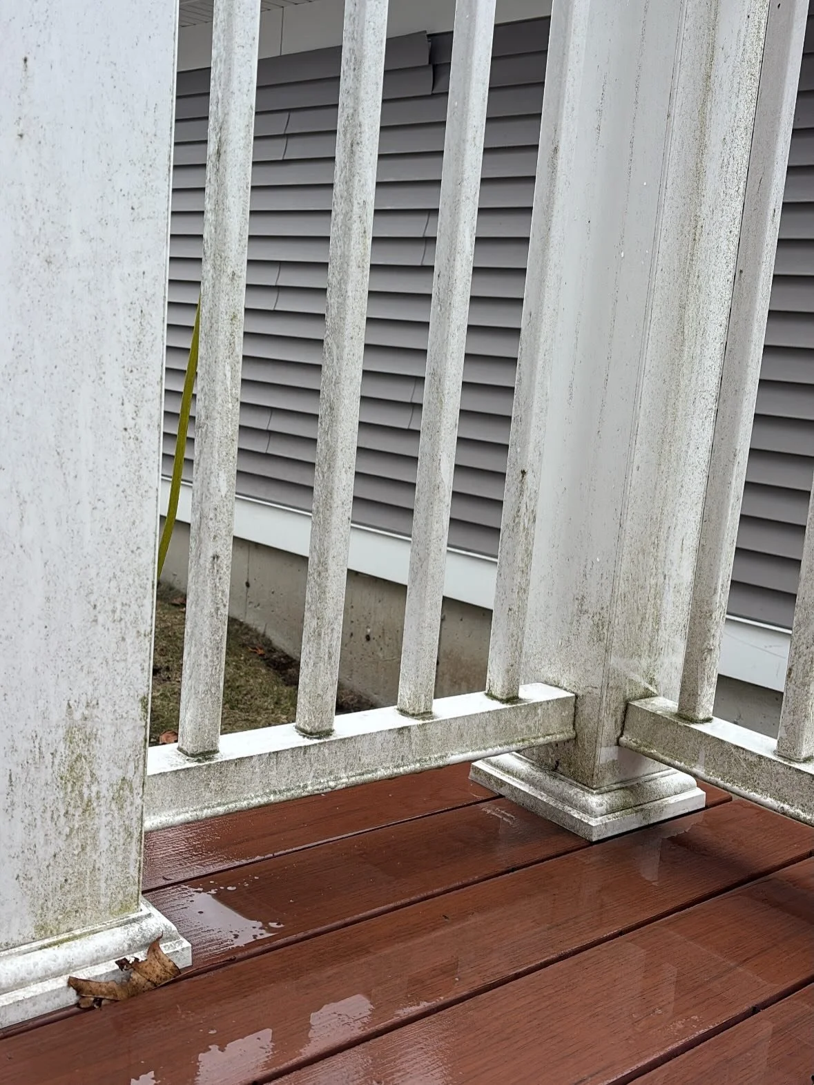 FIRST PRESSURE WASH OF THE SEASON 💦🔥

Look at the difference 😳
This deck was brought back to life!

Spring is here and we&rsquo;re now booking:
🪟 Window Cleaning
💦 Power Washing

⚠️ Spots are filling FAST

📞 978-754-7116
📍 MA, NH &amp; Souther