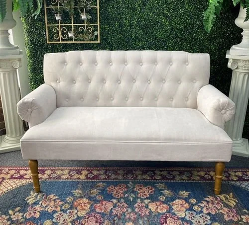 Elegant Bedford Settee