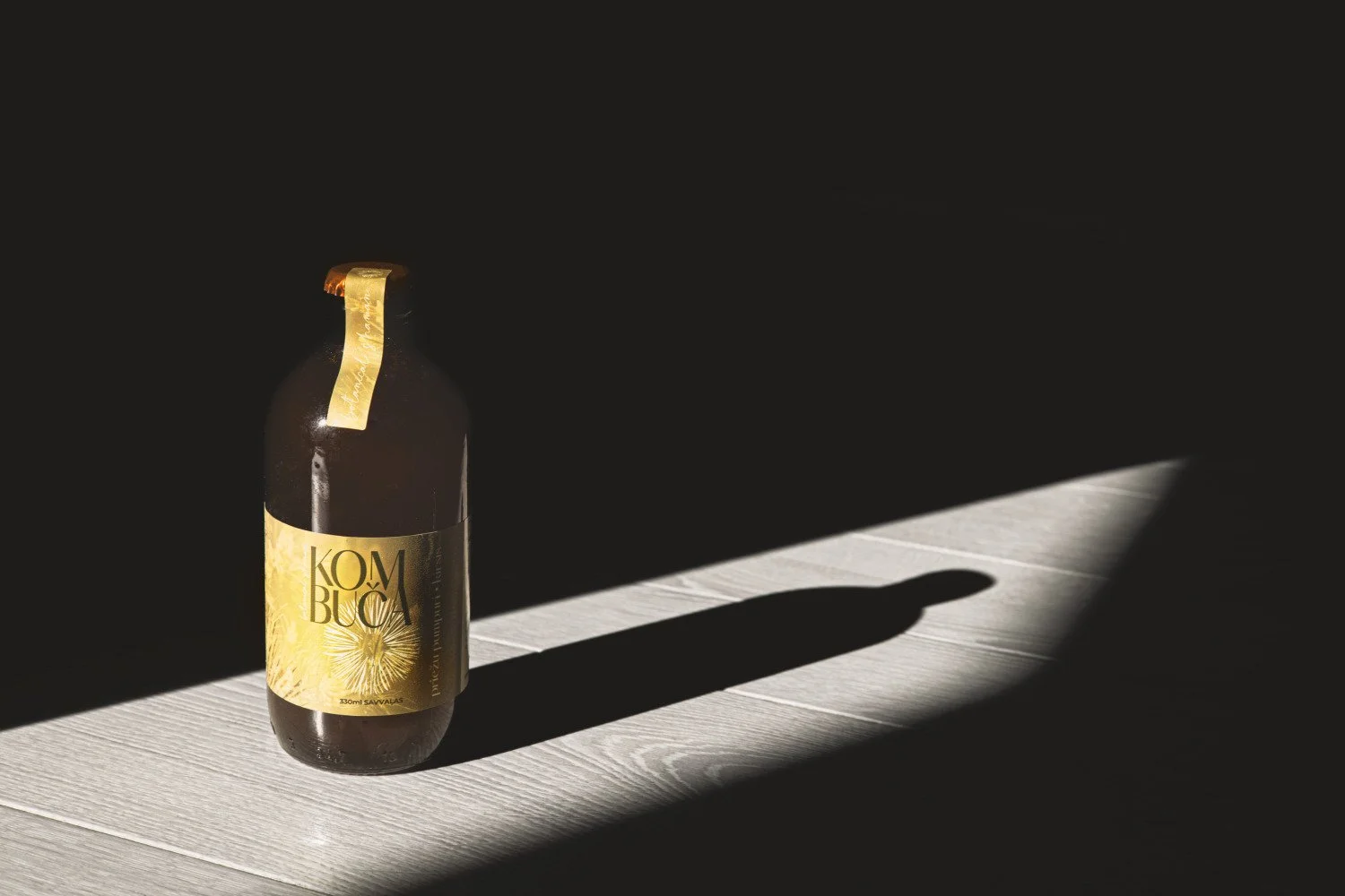 Starp gaismu un kustību