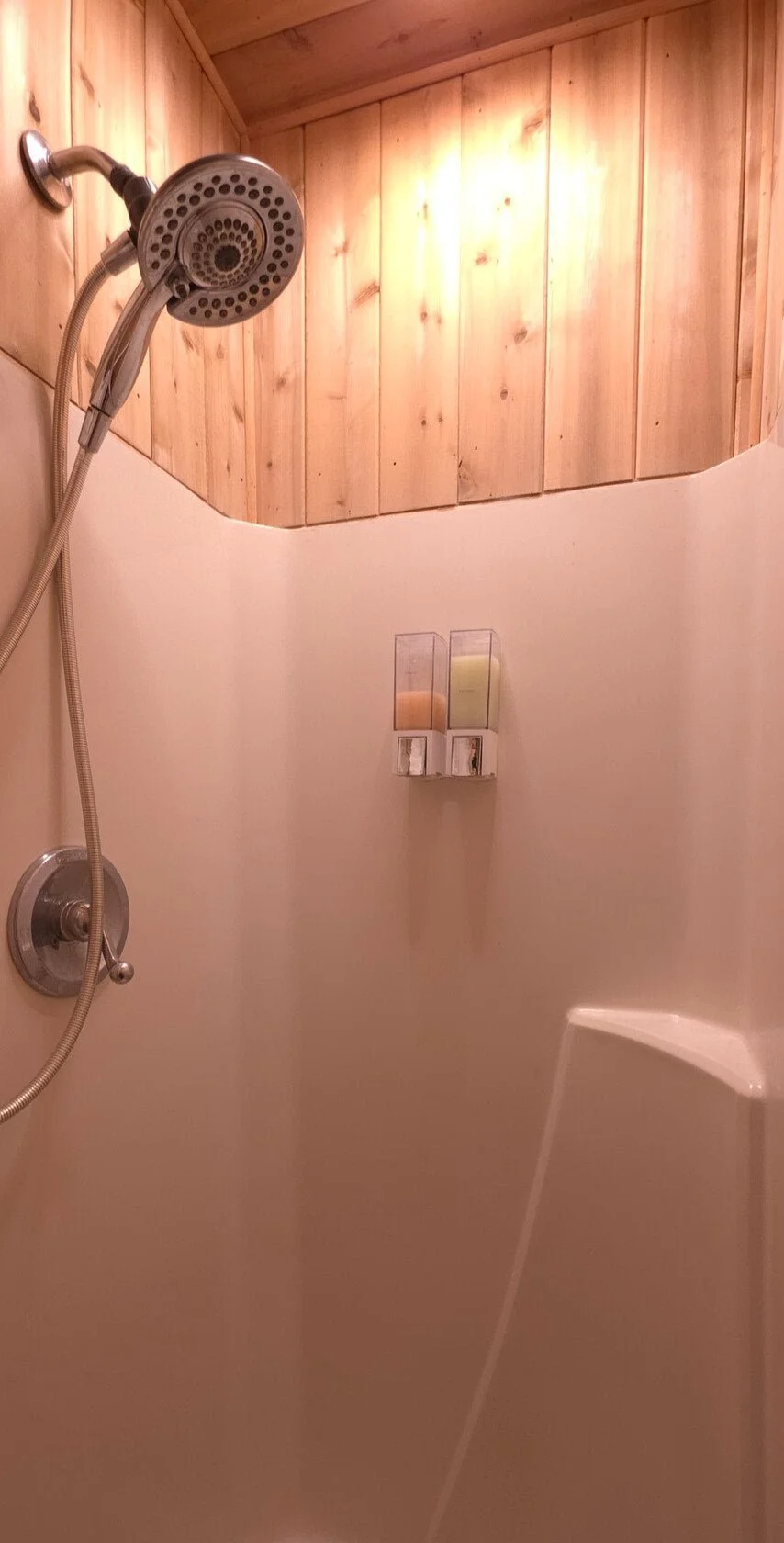 THE CHASE BATHROOM.jpg