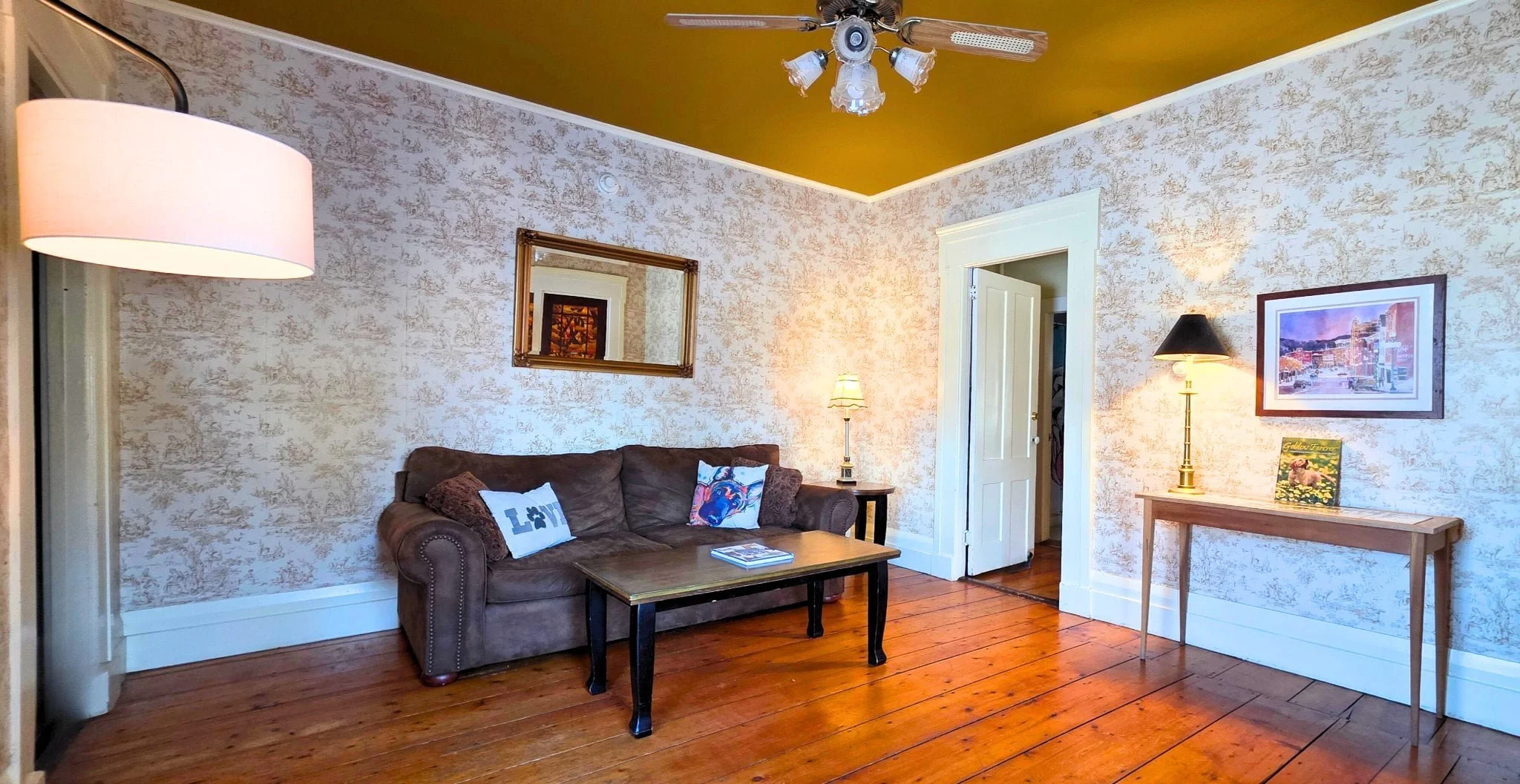 DOGWOOD SITTING ROOM INTERIOR.jpg