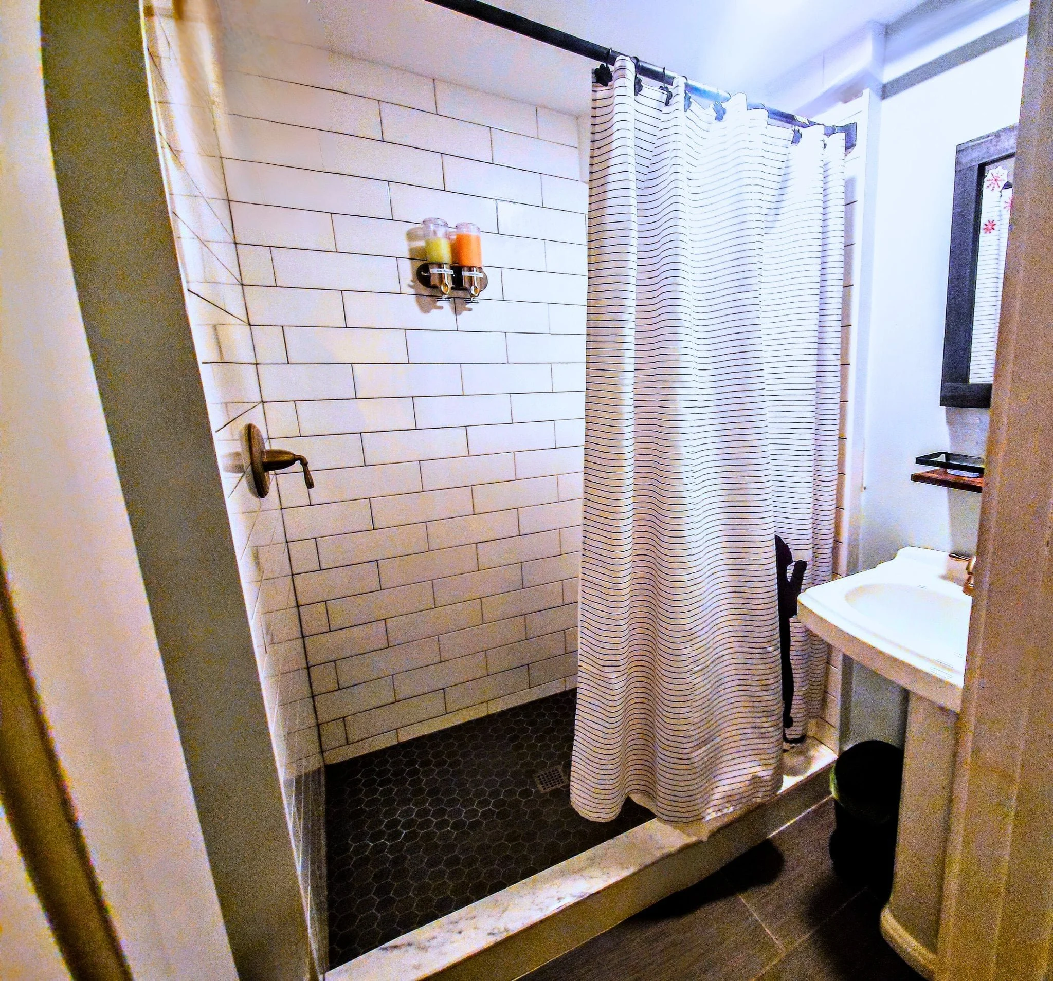 STANLEY STUDIO BATHROOM.jpg