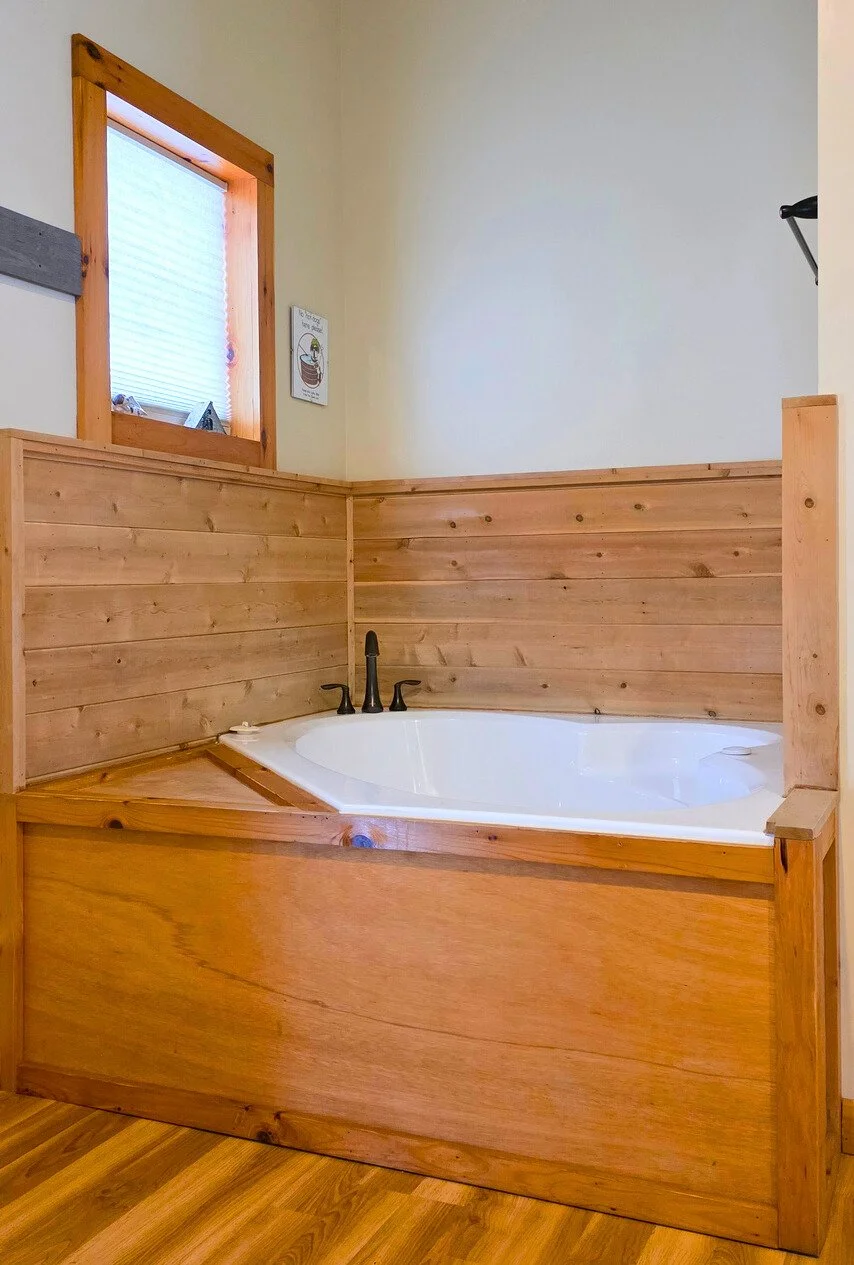 brooklyn jacuzzi tub.jpg