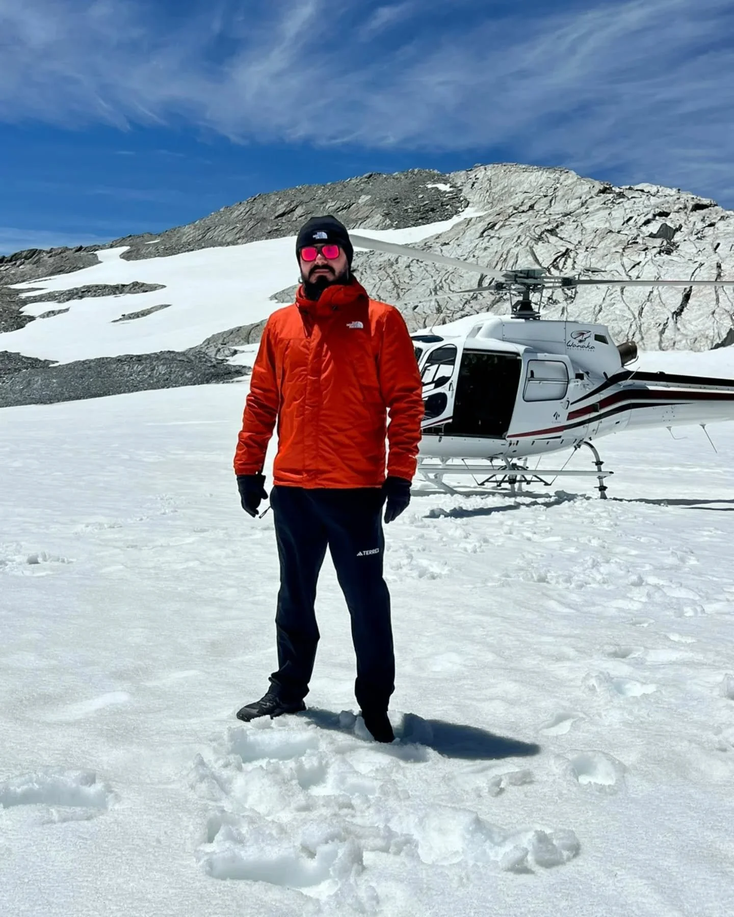 How exciting, Marco our first guest from Costa Rica got his wish to stand in some snow. He absolutely loved his scenic flight around Mt Aspiring 🚁 😃🏔❄

#wanaka #glaciers #mtaspiring #mtaspiringnationalpark #mountains 
#snowlanding #nz #purenewzeal