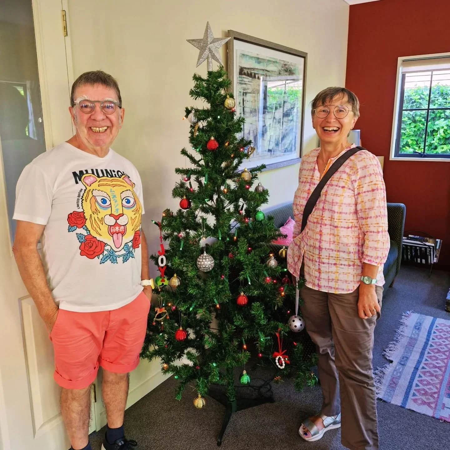 Happy Birthday Gerard! 🎊 🥳 
How cool that you are having your birthday on holiday and on the longest day 😁 

#birthday #happybirthday #longestday #christmas #christmastree #happyguests #bedandbreakfast #french #frenchtourists #southernhemisphere #
