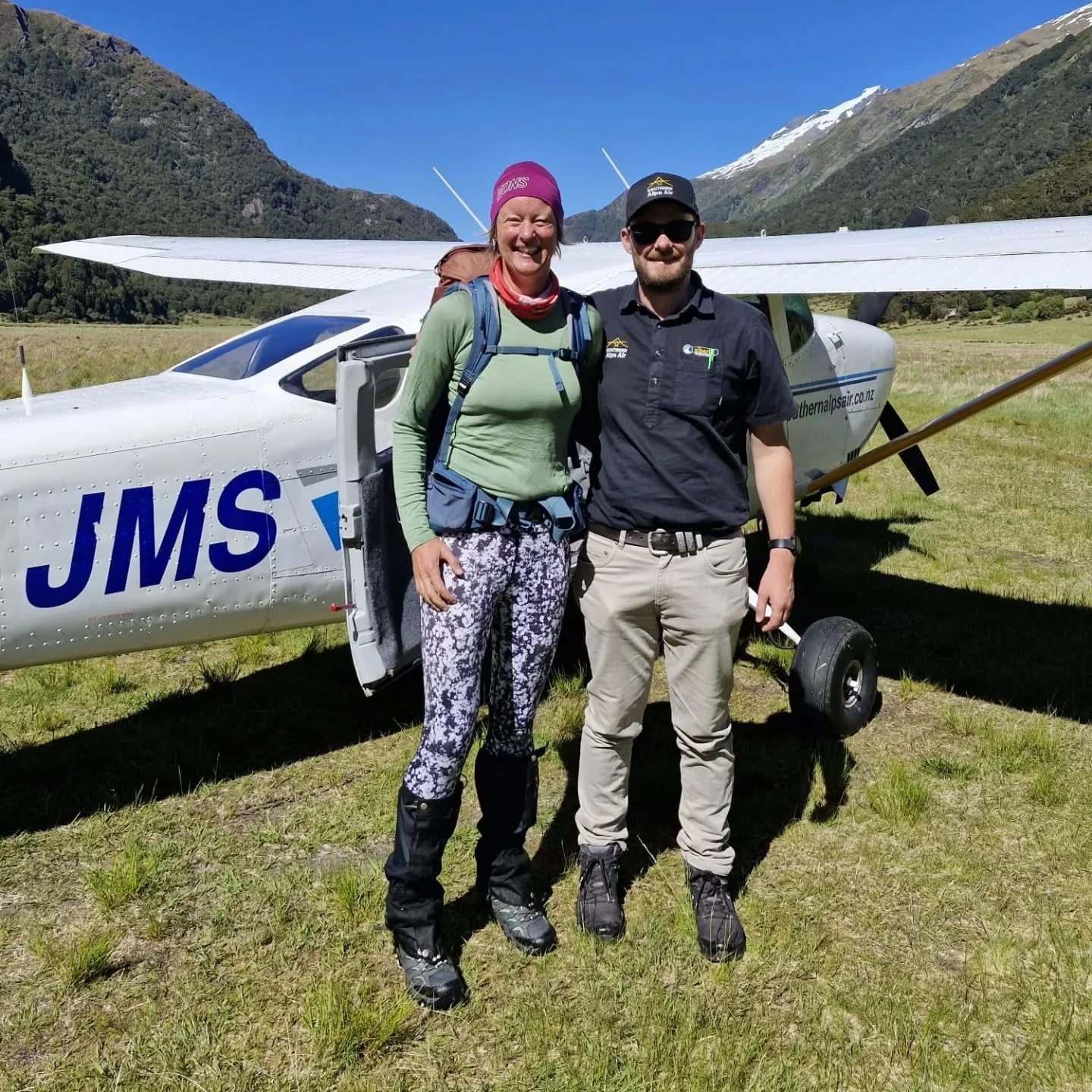 Thanks heaps @southernalpsair for an awesome scenic flight out of Siberia Hut. What a great way to finish a four day hike over the Gillespie Pass 😁

#siberiahut #tramping #trampingnz #scenicflight #aviation #flying #travel #flight  #adventure #newze