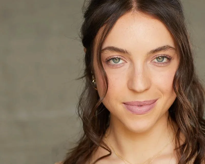 Headshot of actress Shira Goldstein