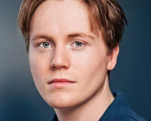 Headshot of actor Evan Klein