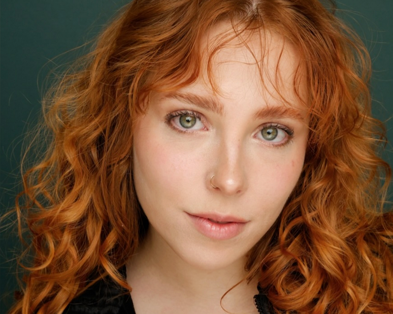 Headshot of actress Annie Reznik