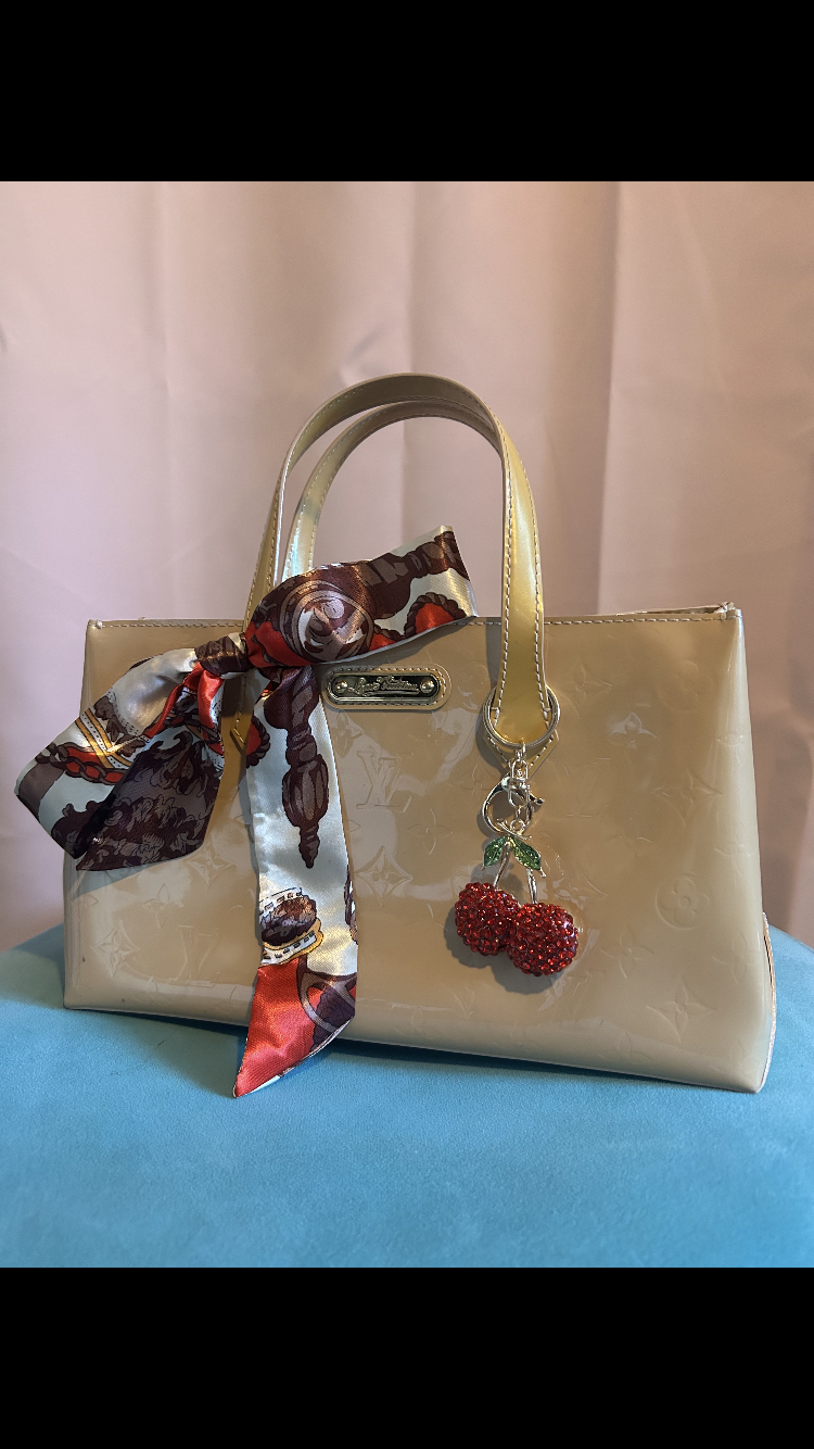 Louis Vuitton Vernis Purse