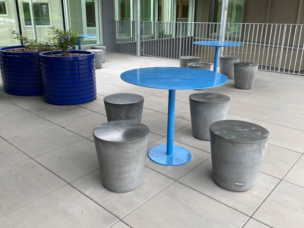 Pouf  - bancs m3béton Ductal lab-école Chicoutimi