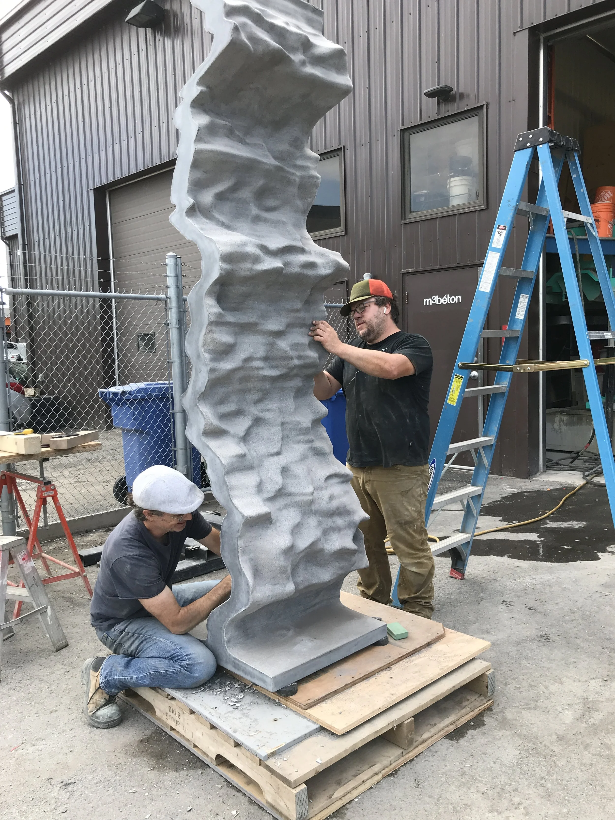 The Flow between Hard Places, par Caroline Monnet (2019), oeuvre située au Toronto Biennial of Art