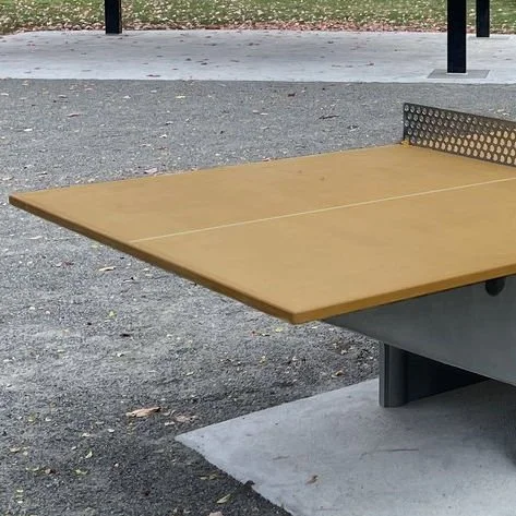 Plateau couleur jaune-ocre