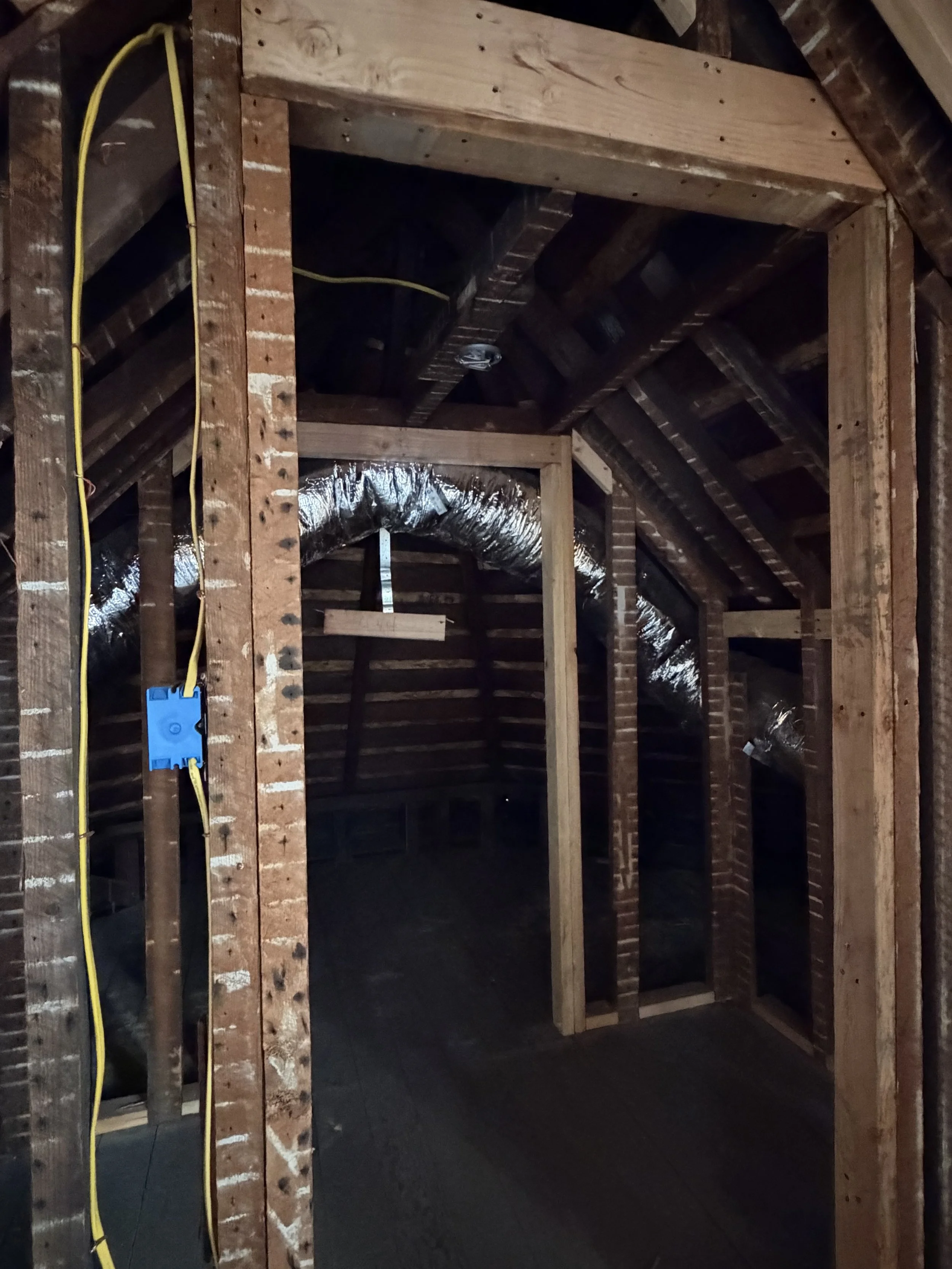 HVAC duct in closet.jpeg