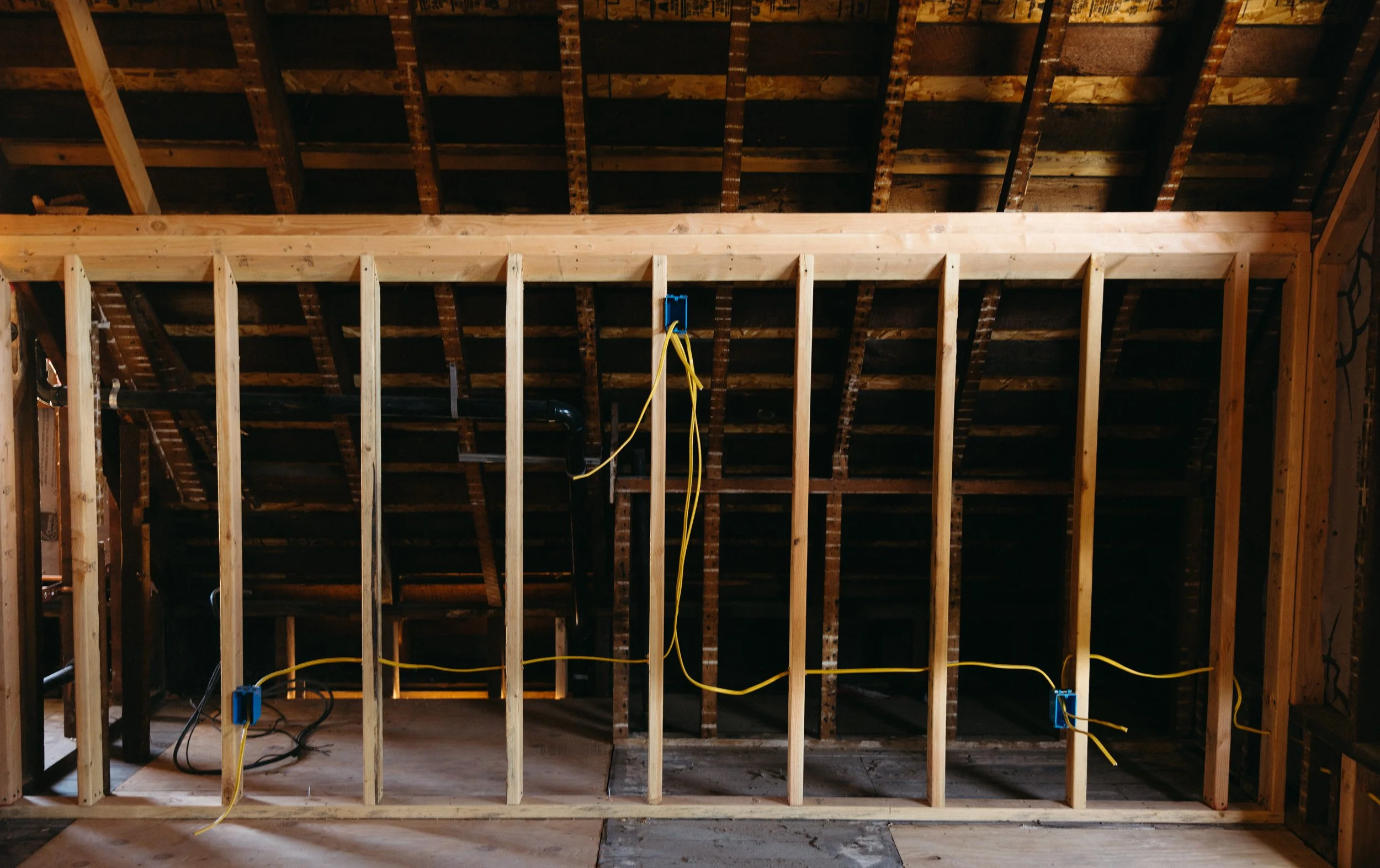 electrical primary bed 2nd fl tv.jpg