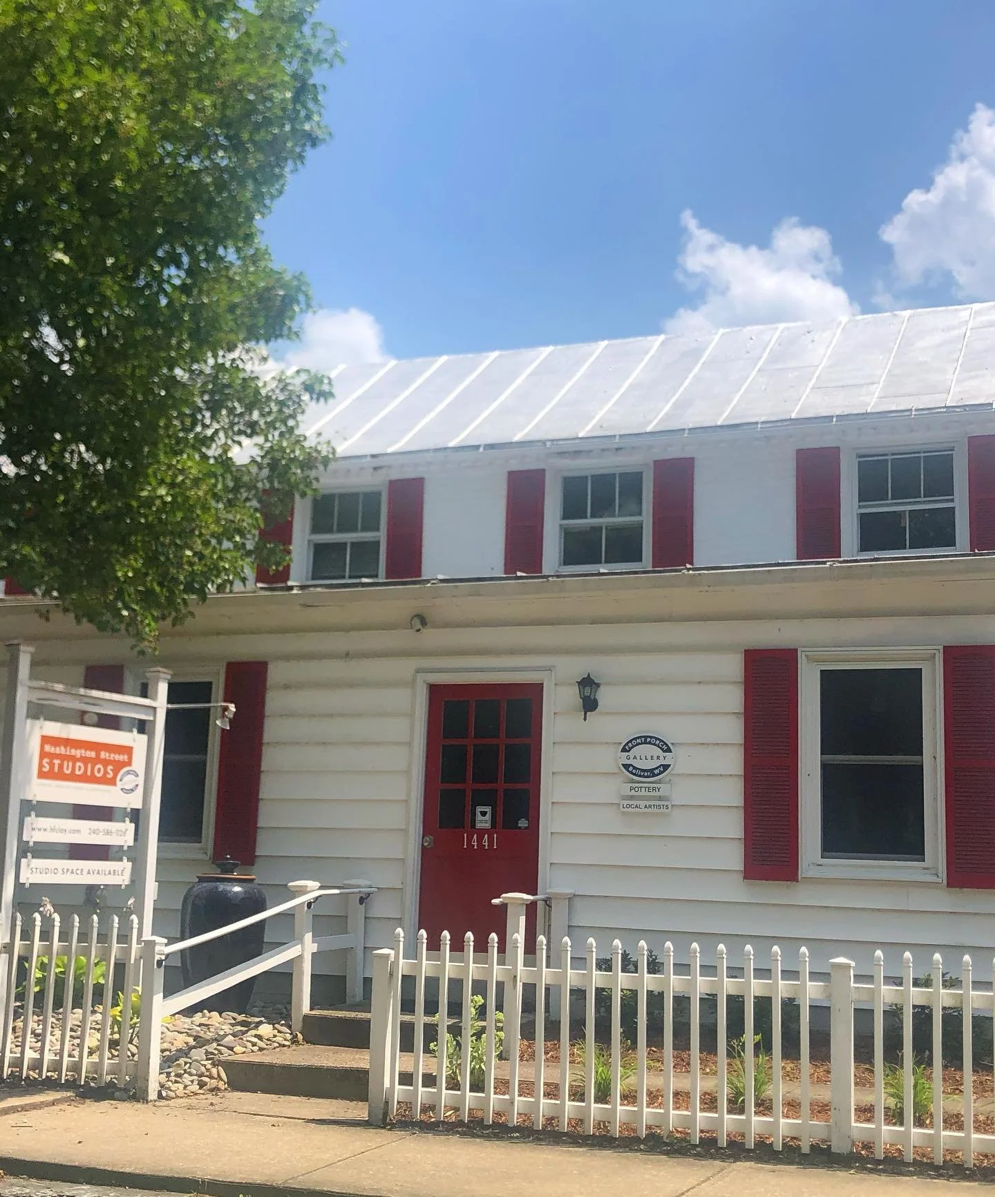 Washington Street Studios and Front Porch Gallery