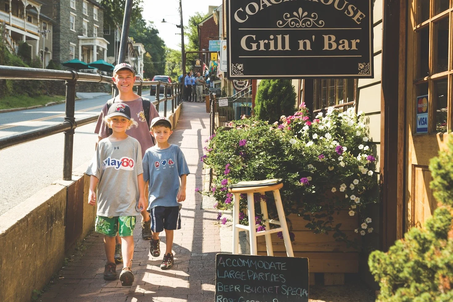 Coach House Grill 'n Bar