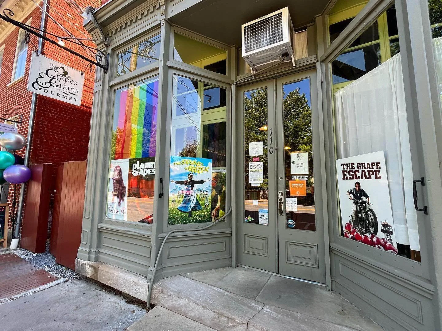 Grapes &amp; Grains Gourmet