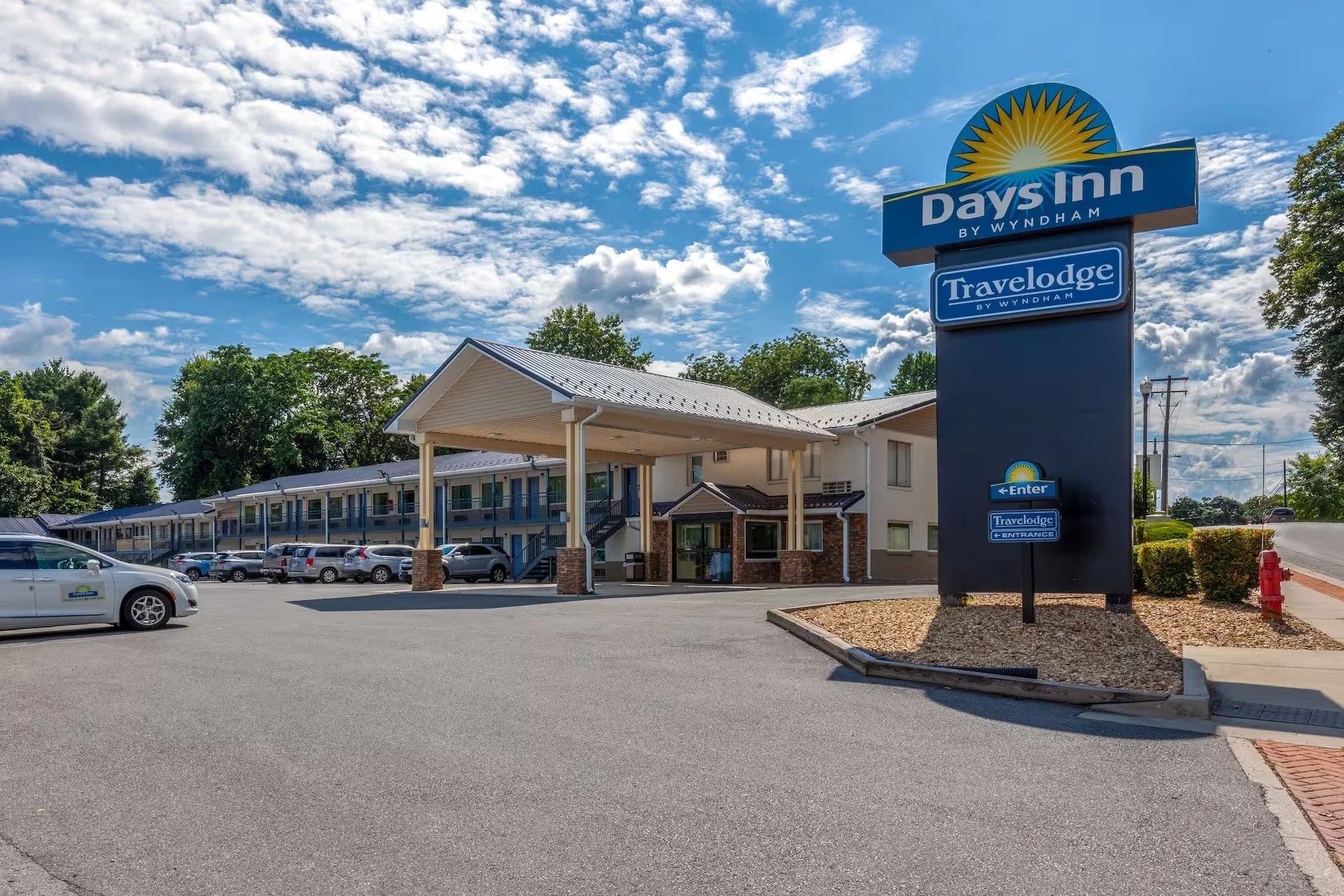 Days Inn and Travelodge by Wyndham