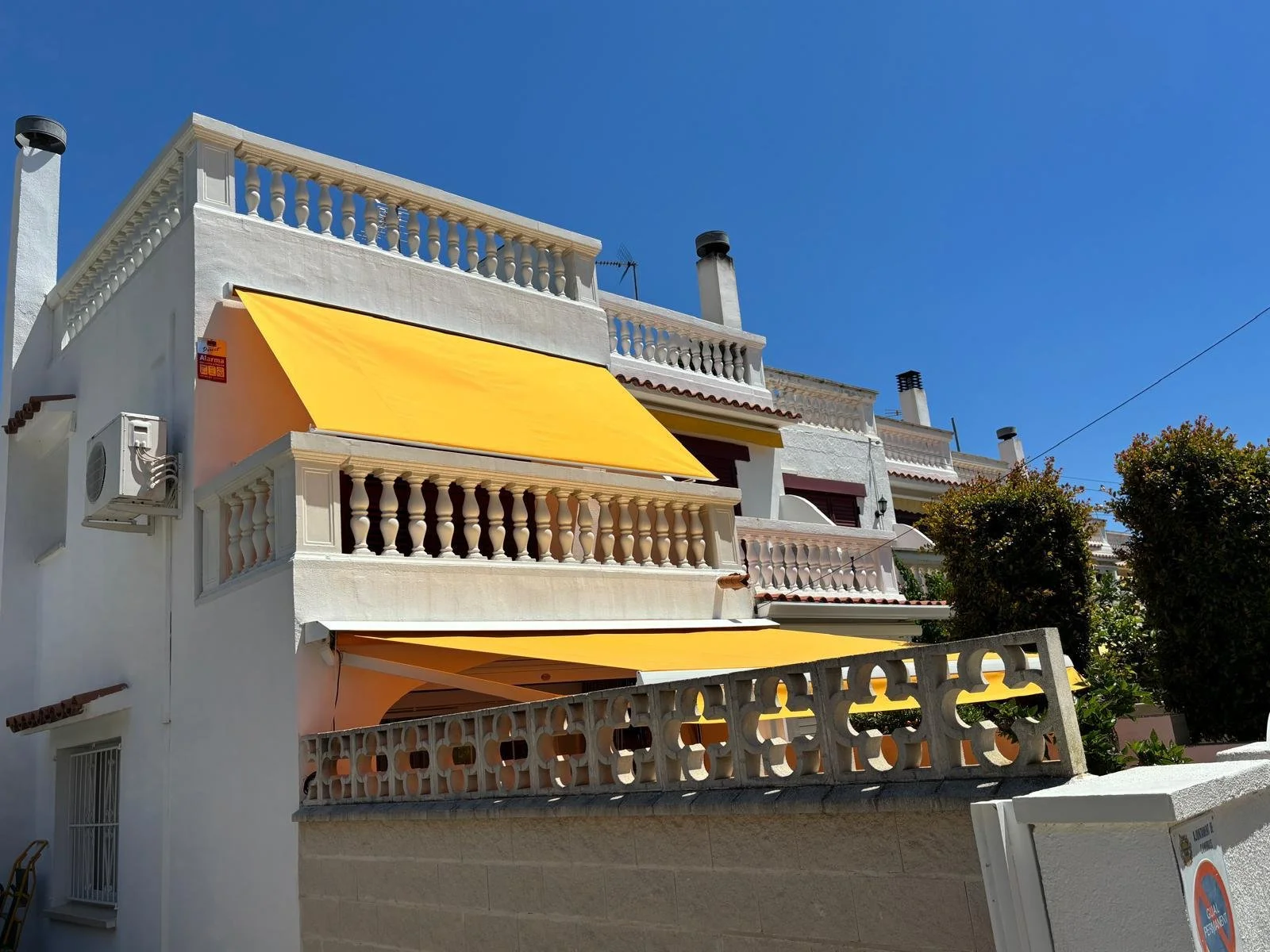 Oranssi-Schreiner mit Tischsäge