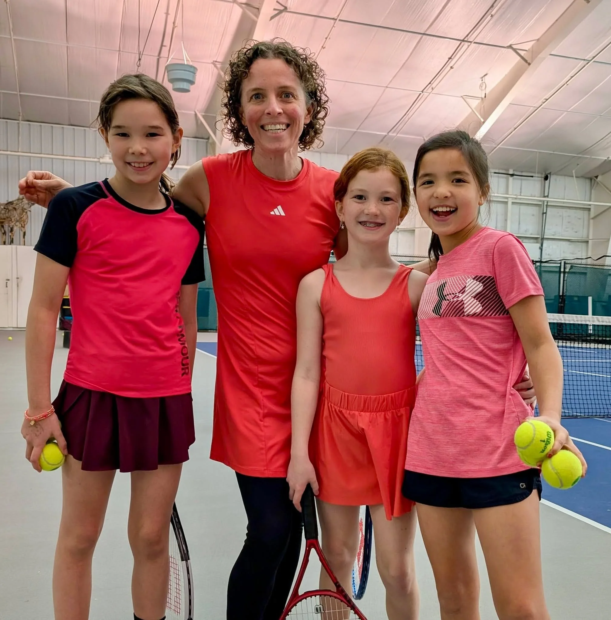 Junior Tennis Players!  We are now assembling teams for the spring Junior Team Tennis league!  This league is for players at the Orange, Green and Yellow ball levels.  Matches are played on Saturdays in April-June.  Matches are held at MRC, CLC YMCA 