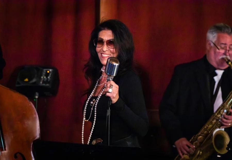 Sima Verzino sings “You Gotta Stand Up”